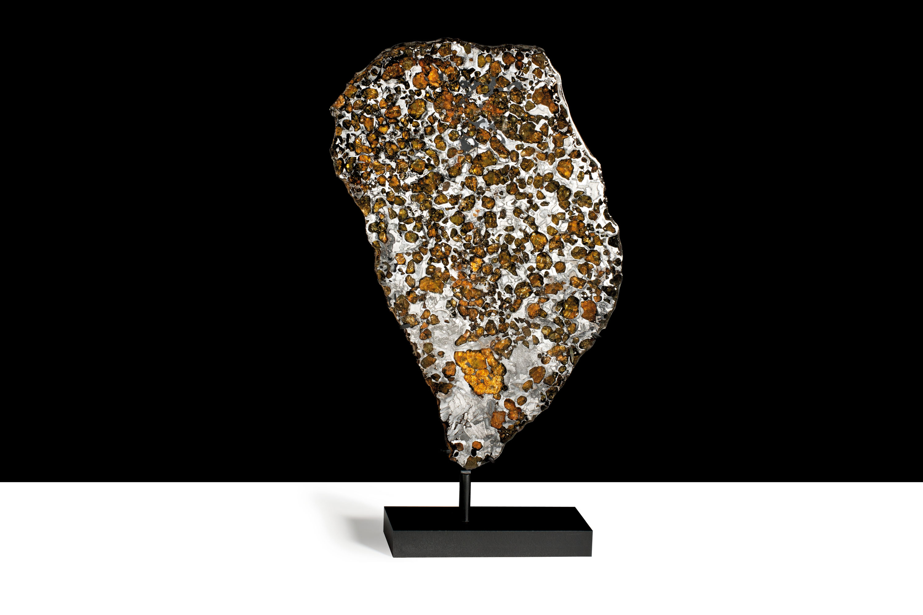 A SMALL SIKHOTE ALIN METEORITE, Iron, coarse octahedrite – IIAB