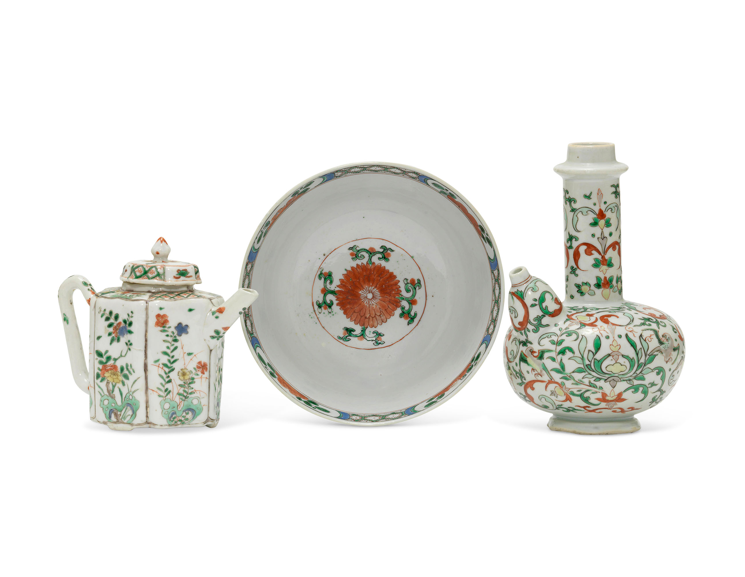 十七世紀五彩軍持清康熙五彩茶壺及碗, THE KENDI, 17TH CENTURYTHE