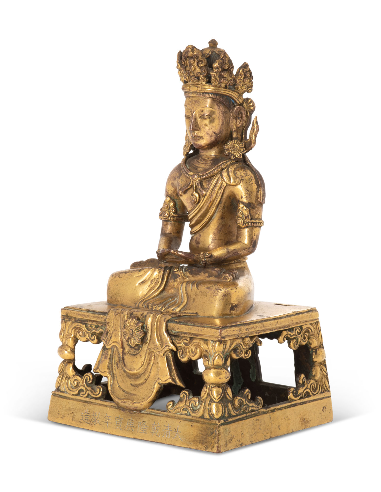 清乾隆1770年鎏金銅無量壽佛坐像｢大清乾隆庚寅年敬造｣刻款, QIANLONG PERIOD, DATED BY INSCRIPTION TO  THE CYCLICAL YEAR OF GENGYIN, CORRESPONDING TO 1770 AND OF THE PERIOD |  Christie's