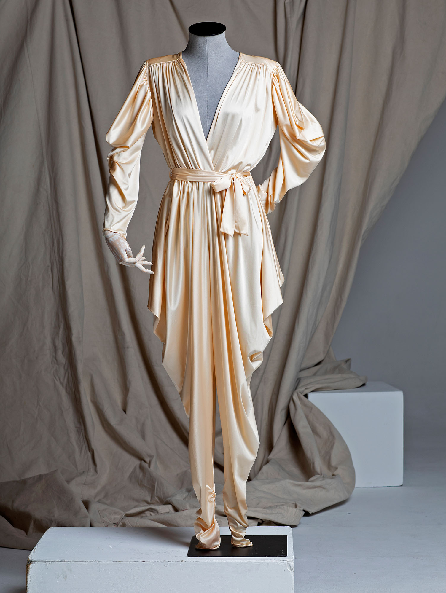 Vintage shop halston jumpsuit