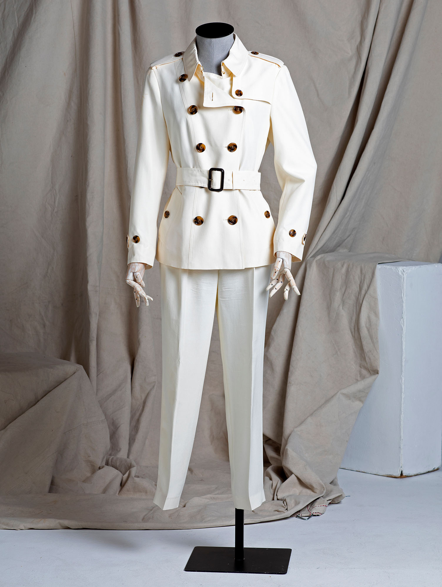 burberry cream trench coat