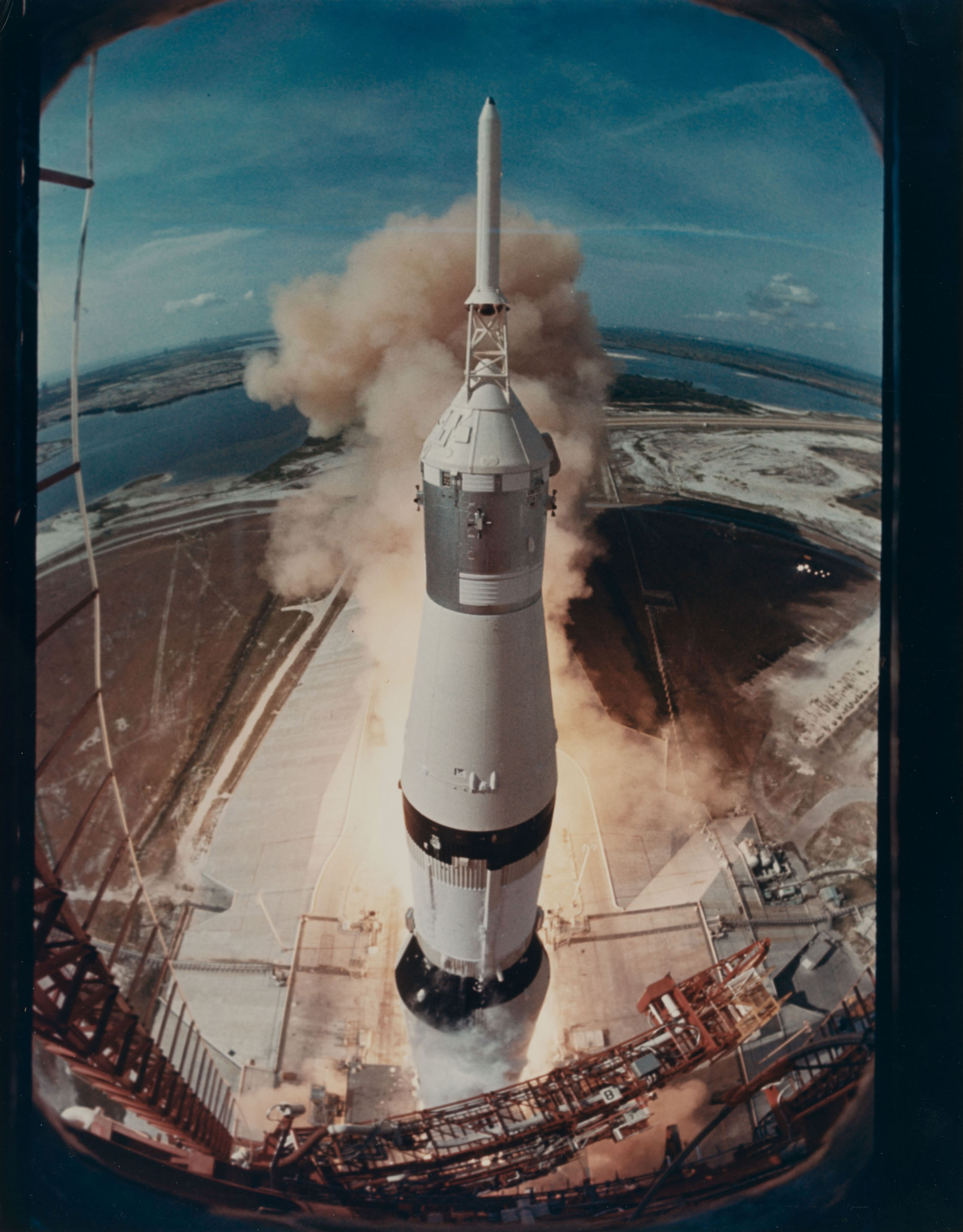 Apollo 11 lifts off on its historic flight to the Moon [Large