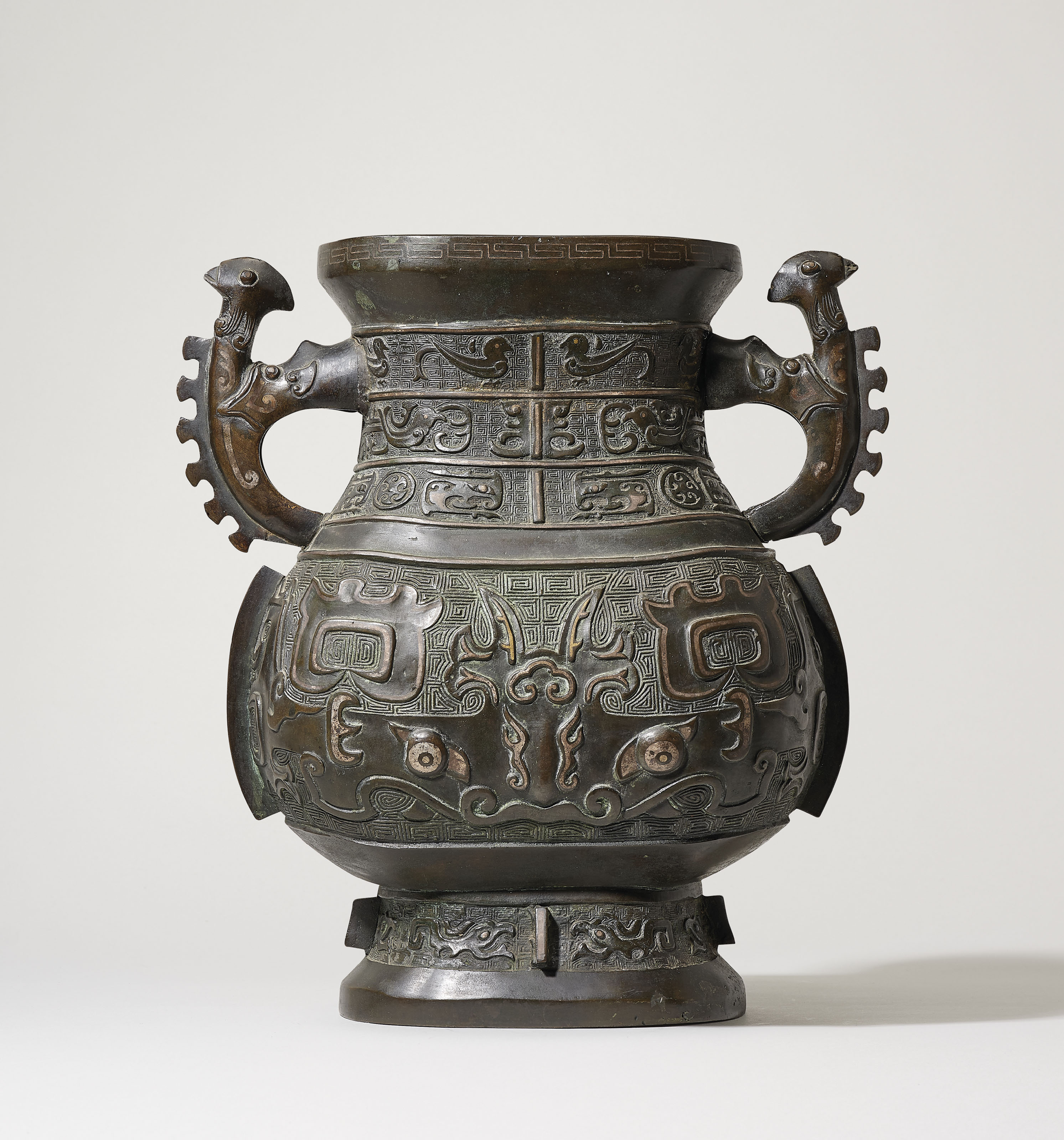 A LARGE GOLD AND SILVERINLAID BRONZE ARCHAISTIC VASE, HU , MING