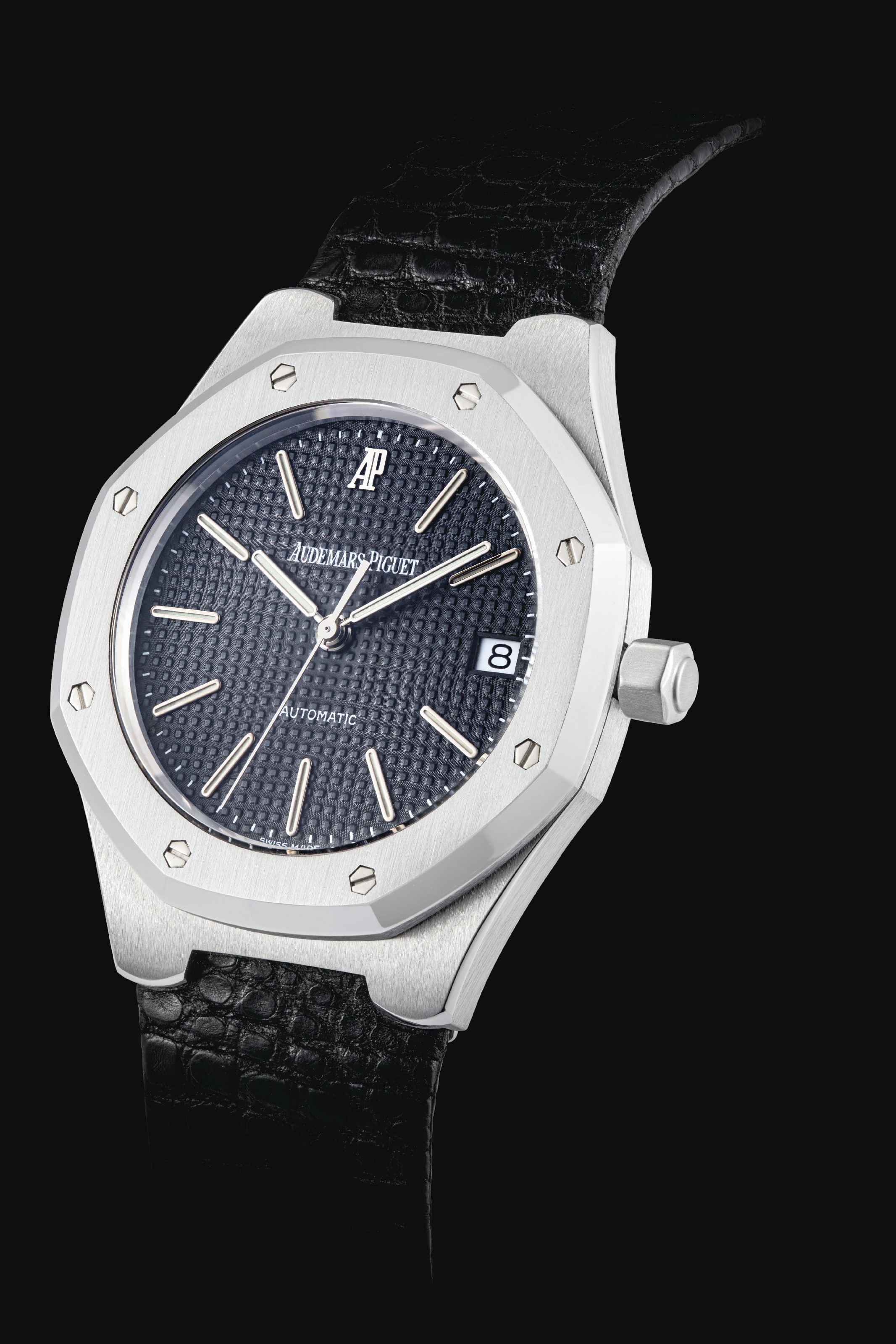 AUDEMARS PIGUET. A STAINLESS STEEL AUTOMATIC WRISTWATCH WITH SWEEP CENTRE SECONDS AND DATE
