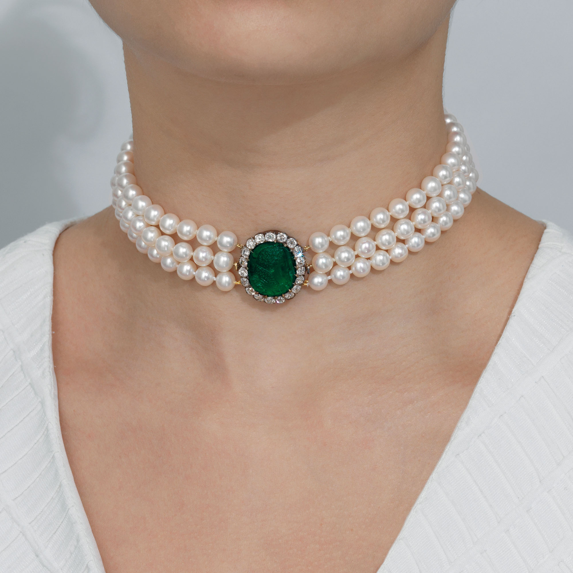 unique-emerald-diamond-and-cultured-pearl-necklace