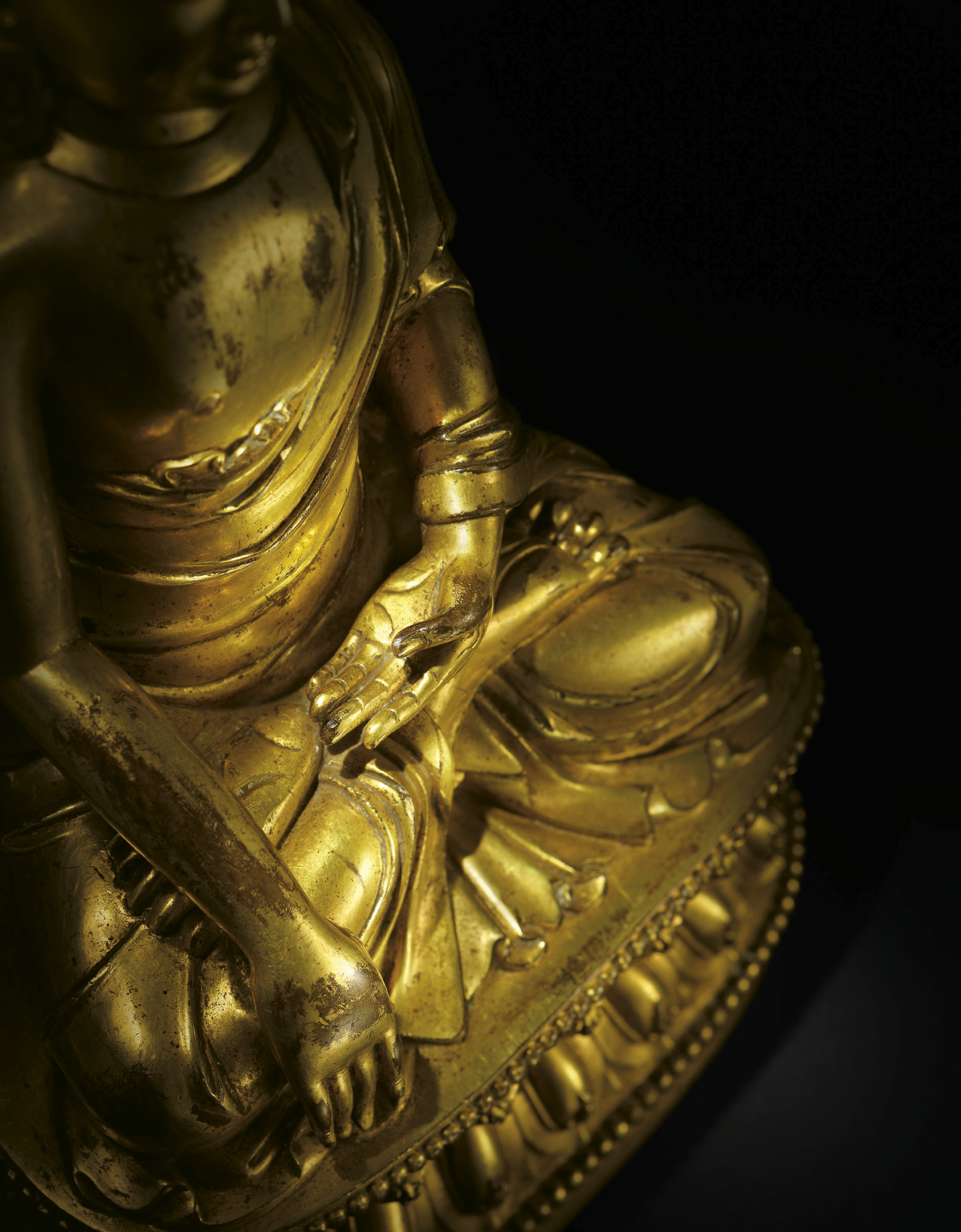 明宣德鎏金銅釋迦牟尼佛坐像「大明宣德年施」刻款, INCISED