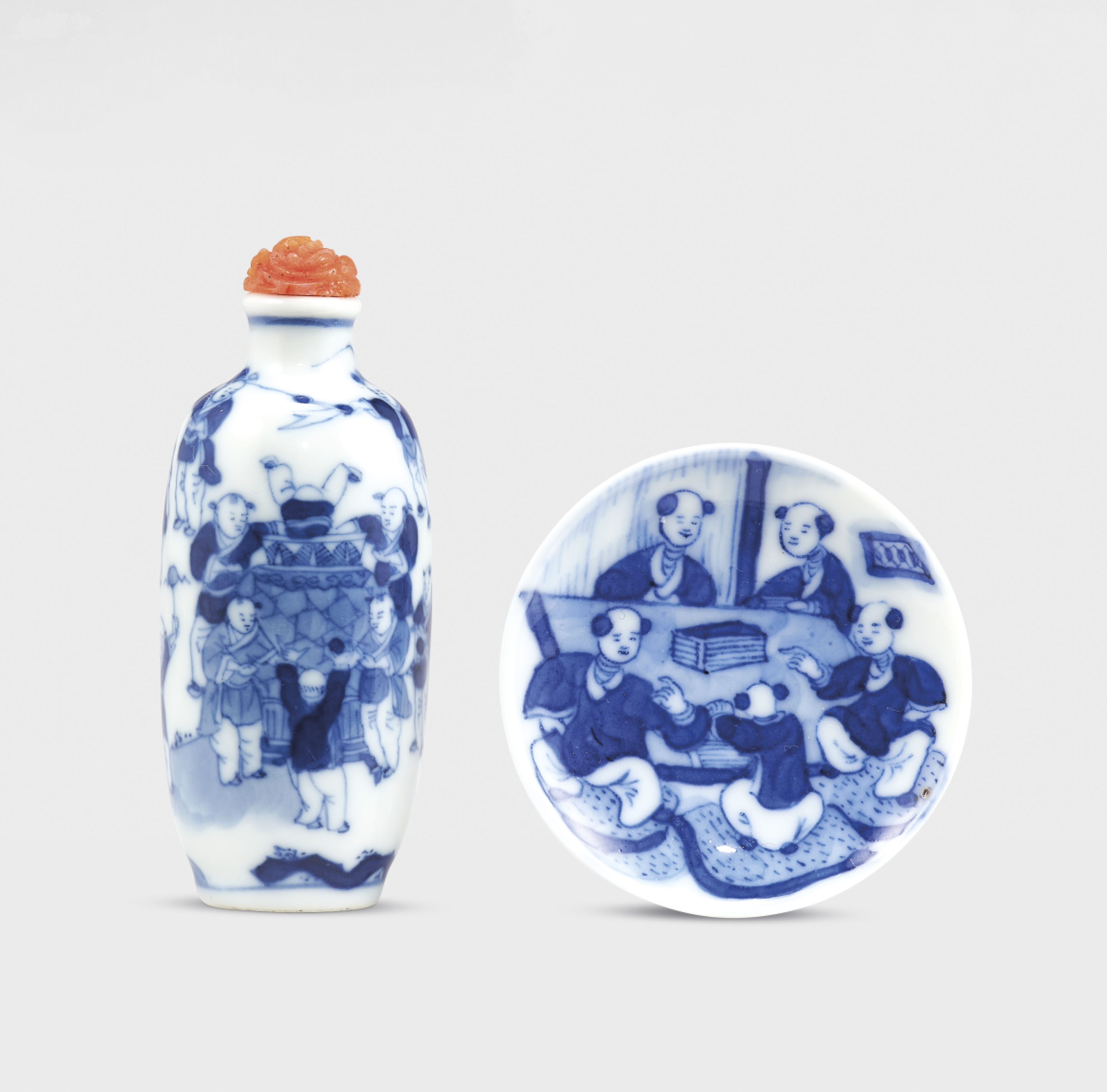 中国骨董　清中期　青花釉裏紅　人物　鼻煙壺　翡翠蓋　骨杓 中国骨董 清中期 青花釉裏紅 人物 鼻煙壺 翡翠蓋 骨杓 域鉴