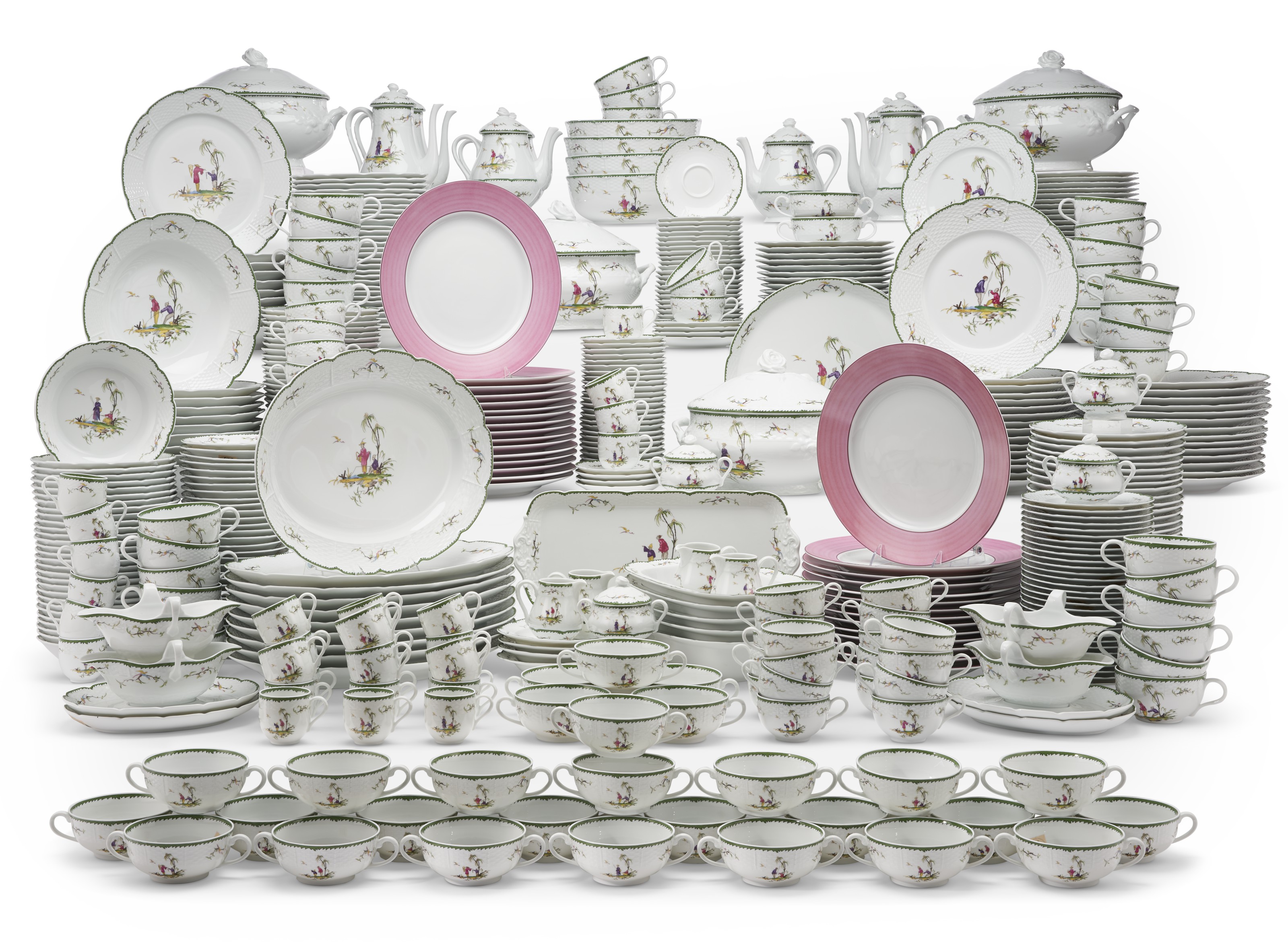 AN EXTENSIVE LIMOGES (RAYNAUD & CIE) PORCELAIN PART SERVICE, 20TH