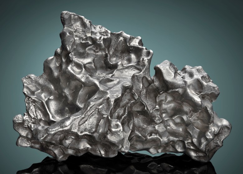 Sikhote Alin, iron, coarse octahedrite — IIAB Maritime Territory, Siberia, Russia. 81 x 114 x 77 mm (3.2 x 4.5 x 3 in). Estimate $15,000-25,000. Offered in
Deep Impact Lunar and Rare Meteorites, 12-25 August 2020, Online