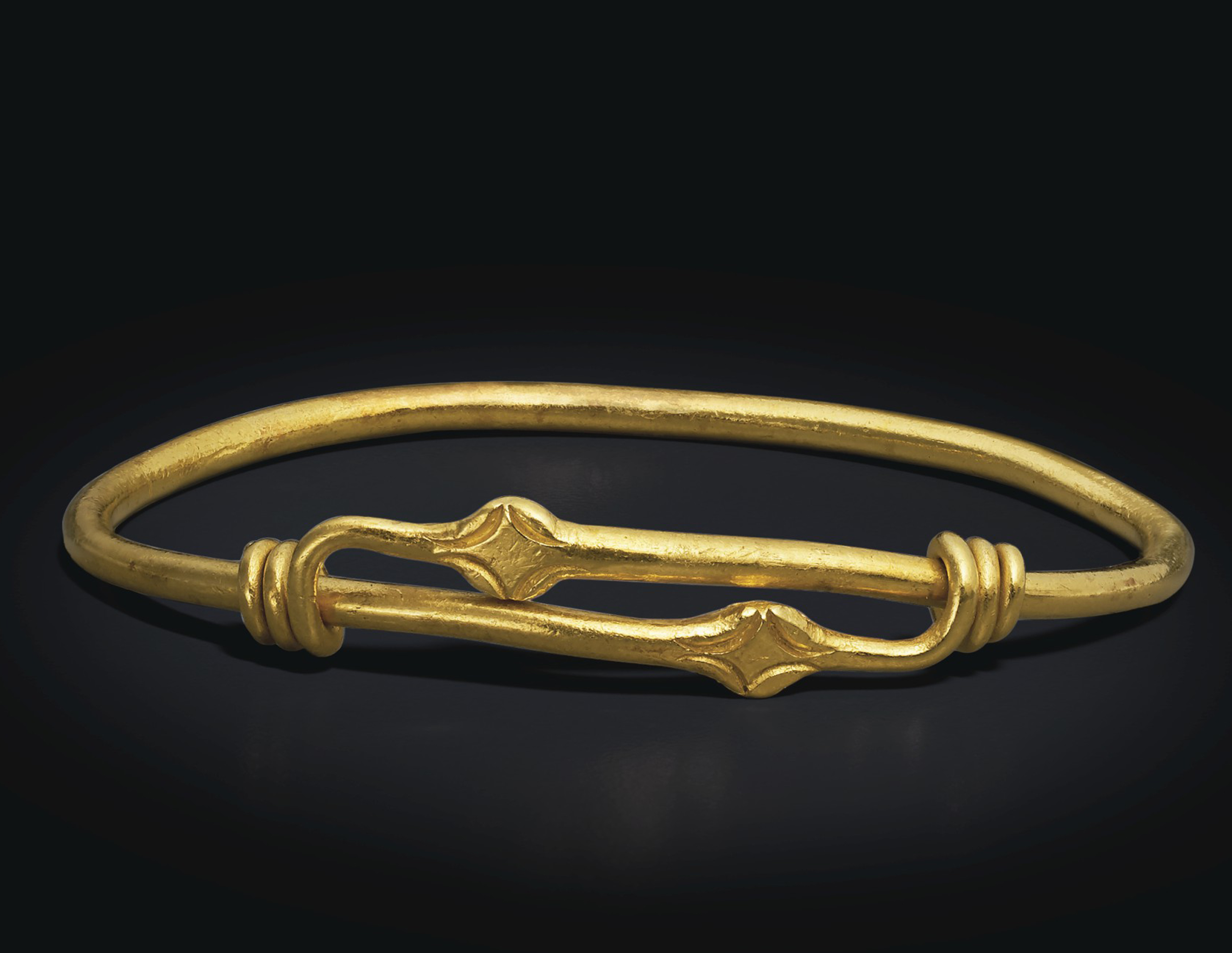 Roman gold bracelet hotsell