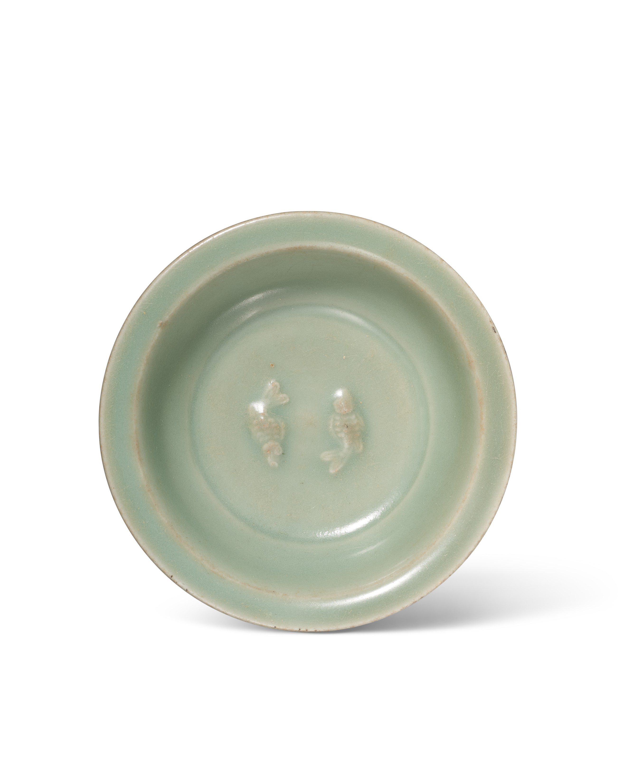 宋龙泉青釉双鱼纹盘, SONG DYNASTY (AD 960-1279) | Christie's