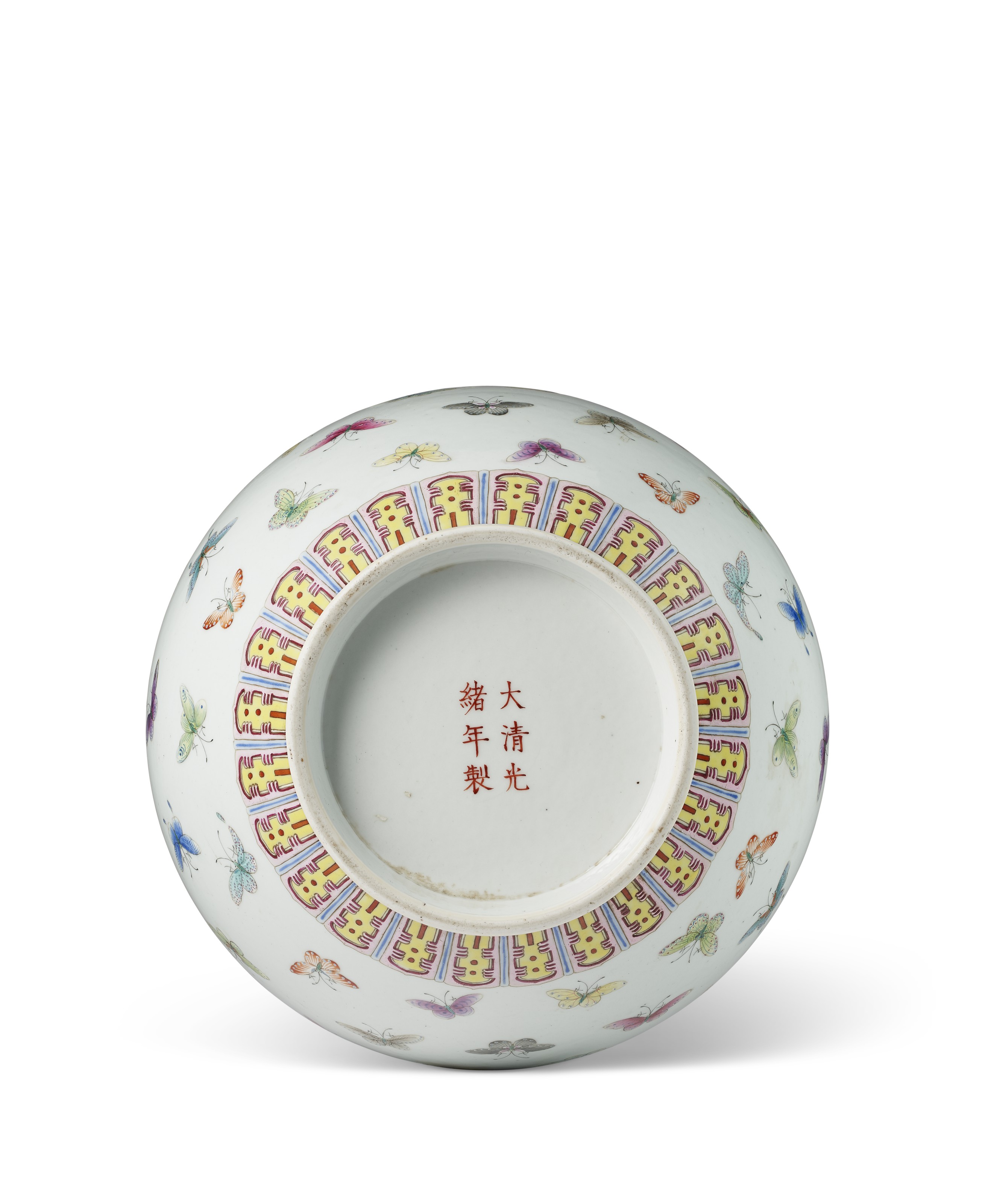 清光緒粉彩百蝶紋賞瓶礬紅六字楷書款, GUANGXU SIX-CHARACTER MARK IN IRON RED AND OF THE PERIOD  (1875-1908) | Christie's