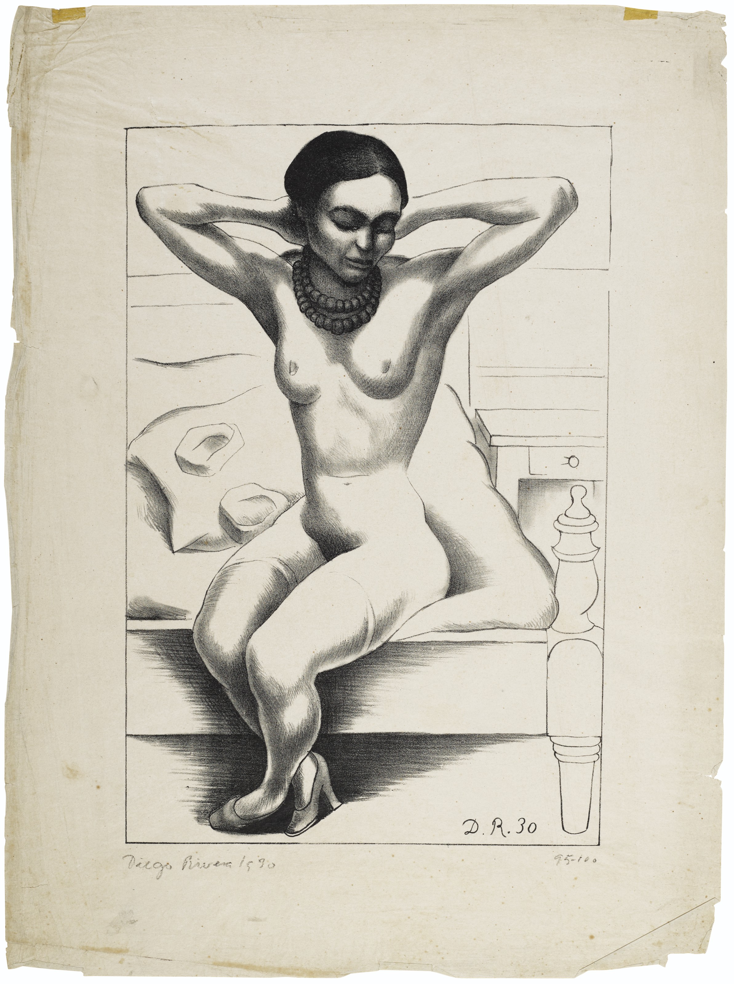 Desnudo sentado con brazos levantados