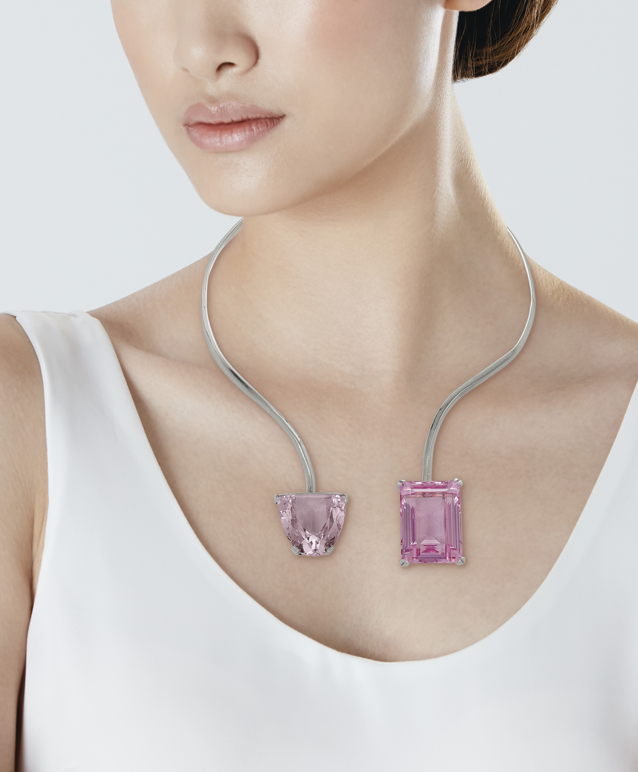 SET OF KUNZITE JEWELRY SEAMAN SCHEPPS AND KUNZITE RING Christie s
