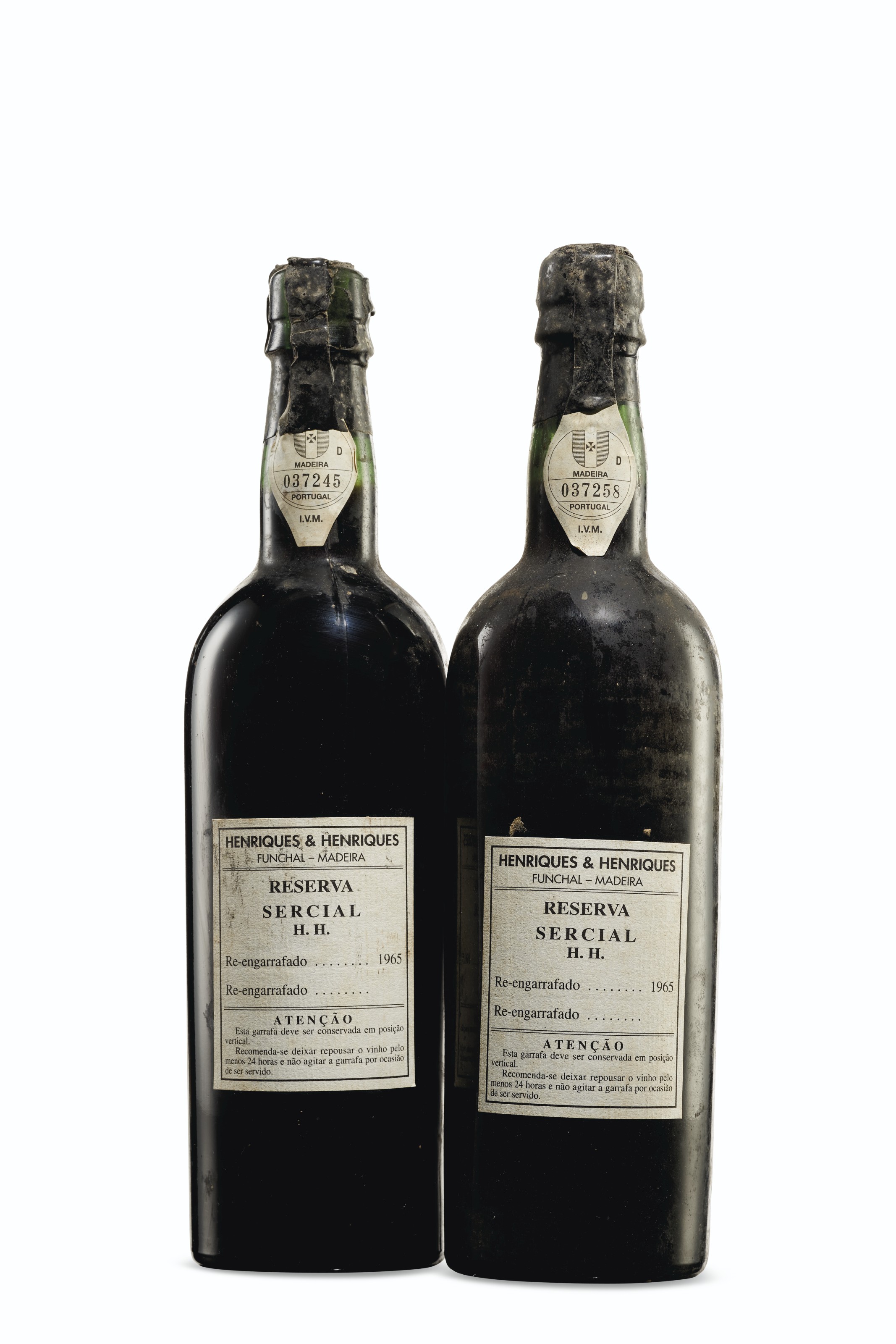 H&H Sercial Reserve, MadeiraRebottled in 1965, wax capsules, one