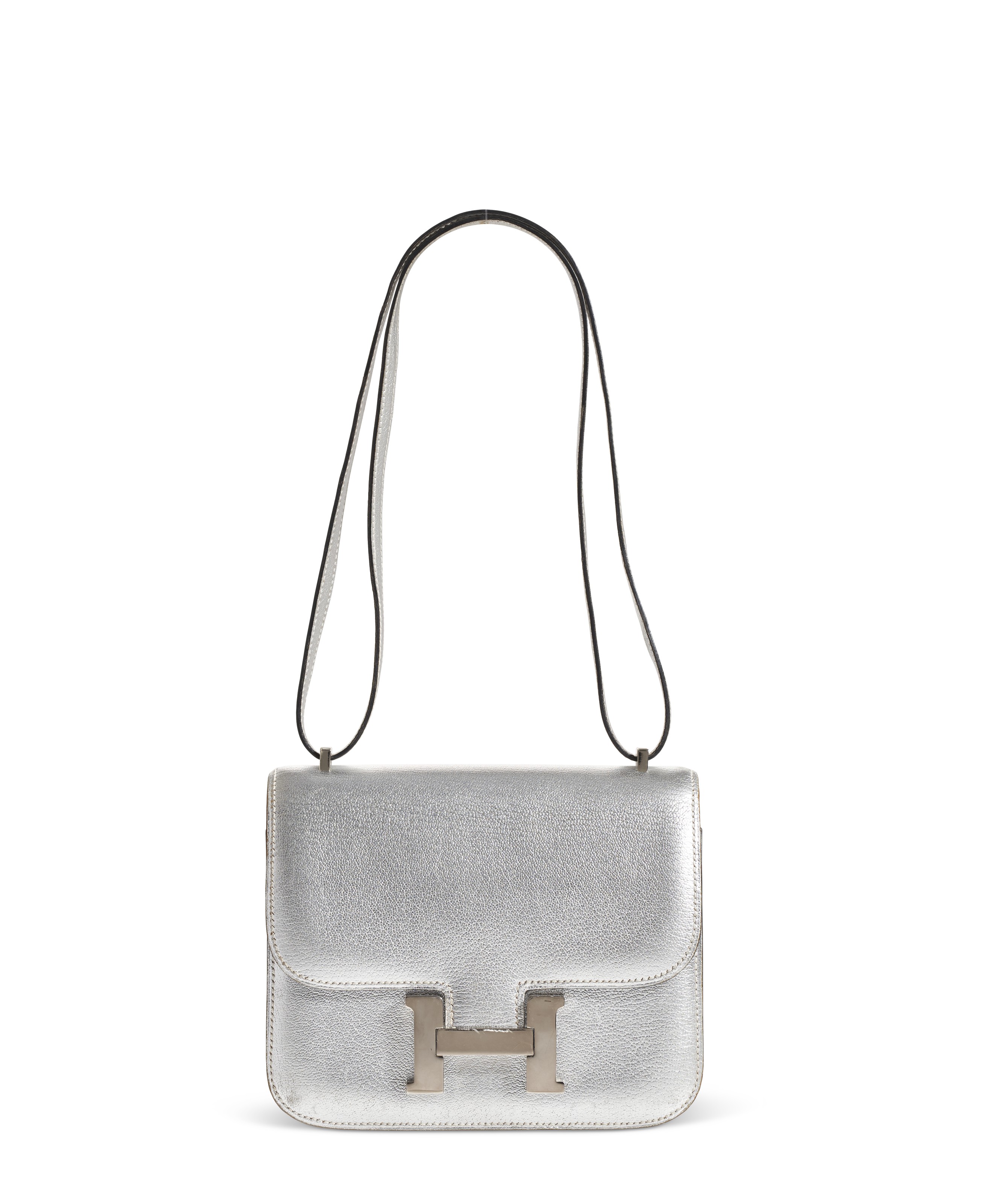 A RARE, METALLIC SILVER CHÈVRE LEATHER MINI CONSTANCE 18 WITH