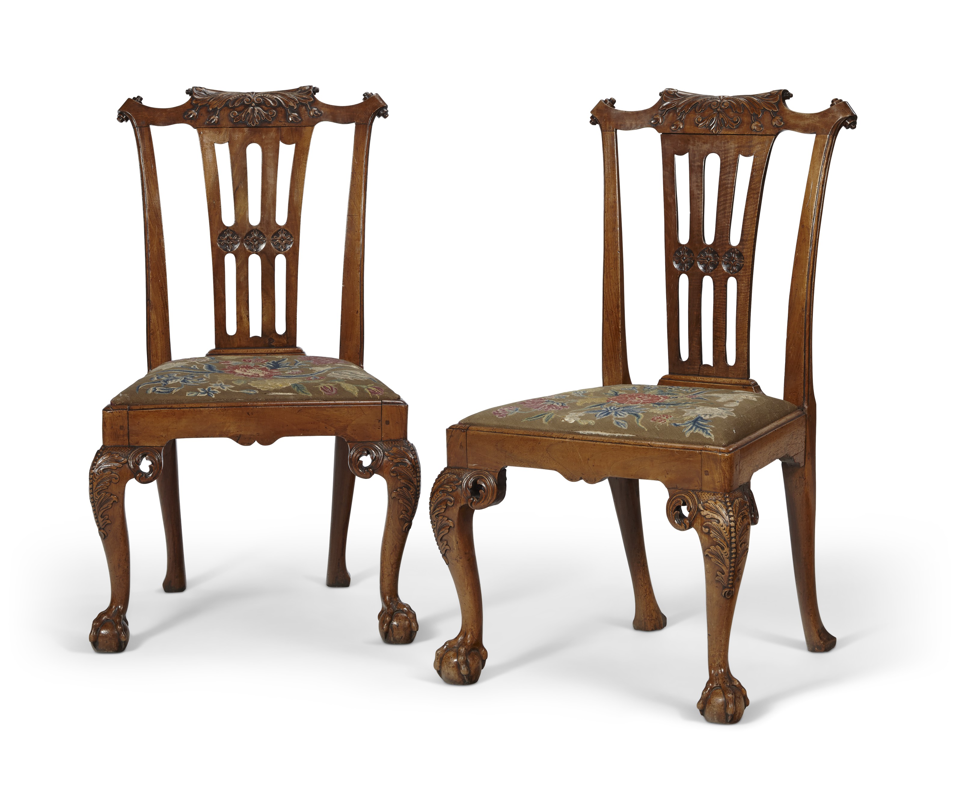 PAIR OF IRISH GEORGE II WALNUT SIDE CHAIRS, MID-18TH CENTURY | Christie’s