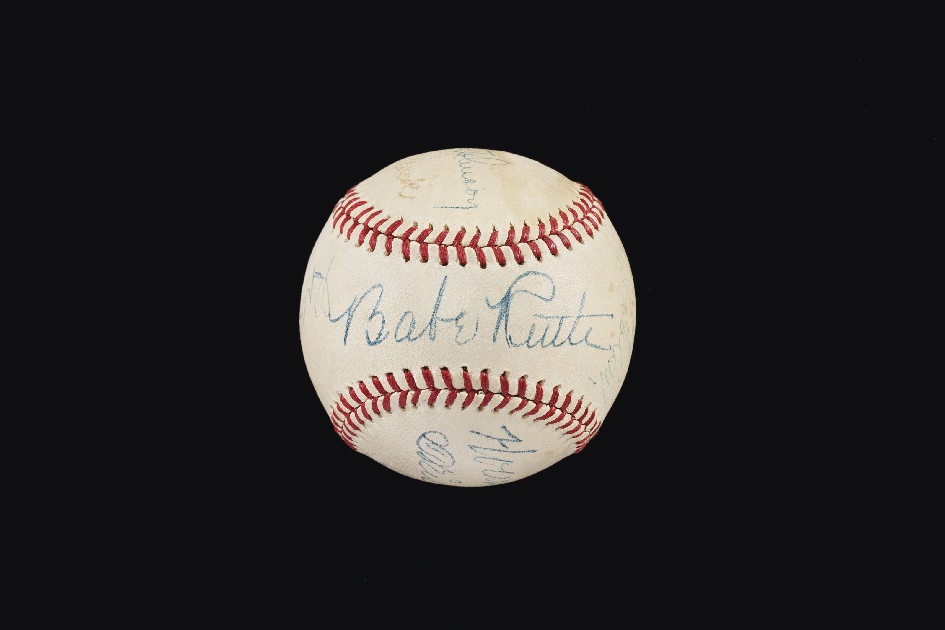 Very Fine 1939 Baseball Hall of Fame Inaugural Inductees Autographed  Baseball (PSA/DNA) | Christie's, image size:3200x2134