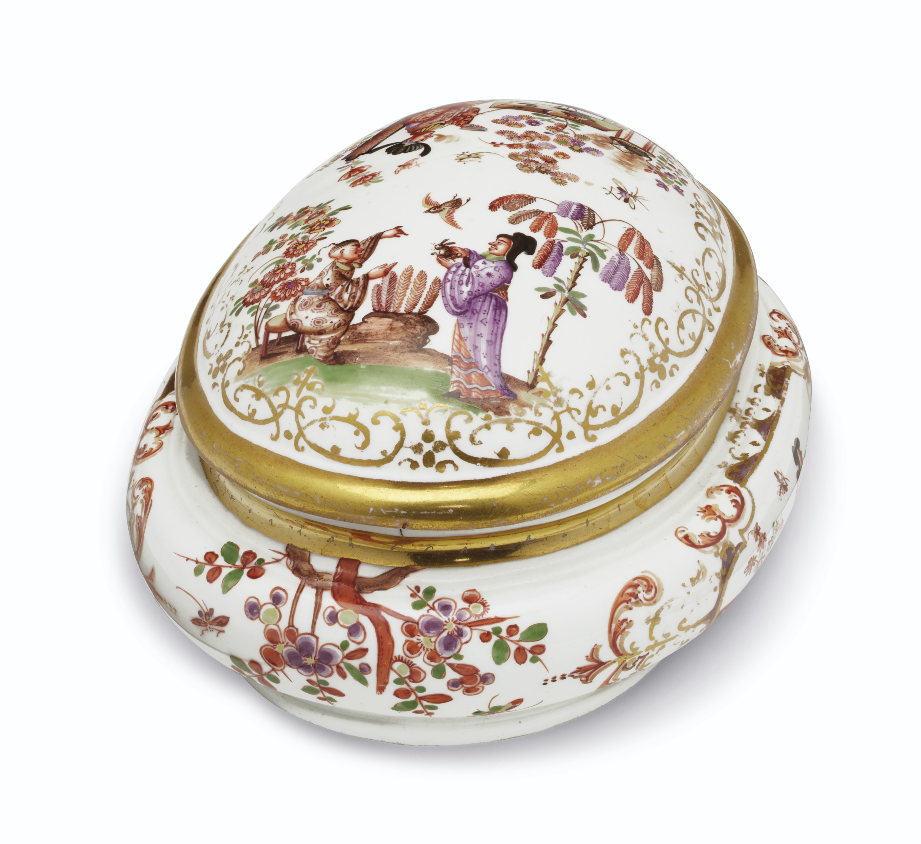 A MEISSEN PORCELAIN CHINOISERIE OVAL SUGAR BOX AND COVER