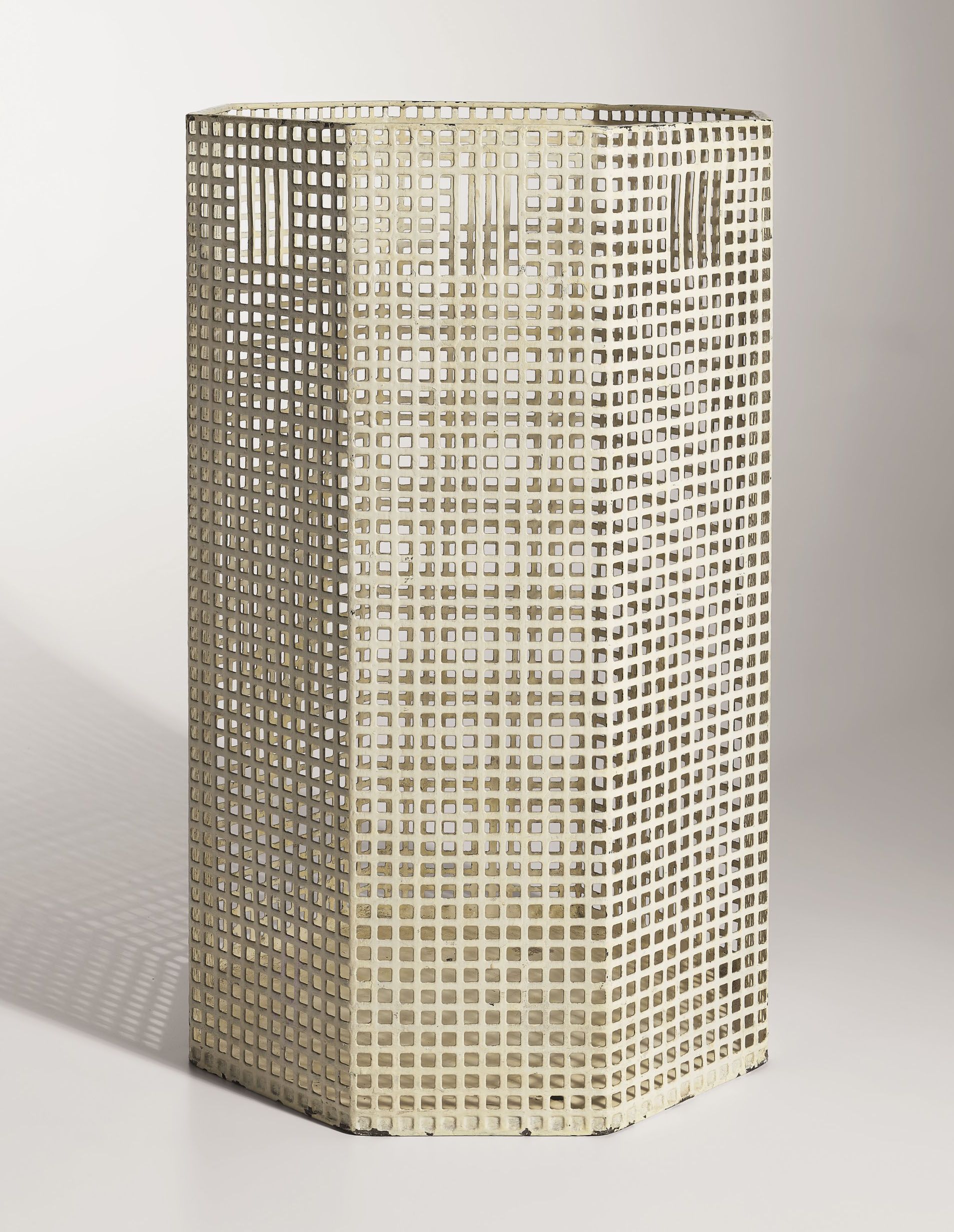 ホフマン★HOFFMANN★バッファローホーン★ハンドメイド★ドイツ製★小物入れ JOSEF HOFFMANN (1870-1956), Wastebasket, circa 1908 | Christie's