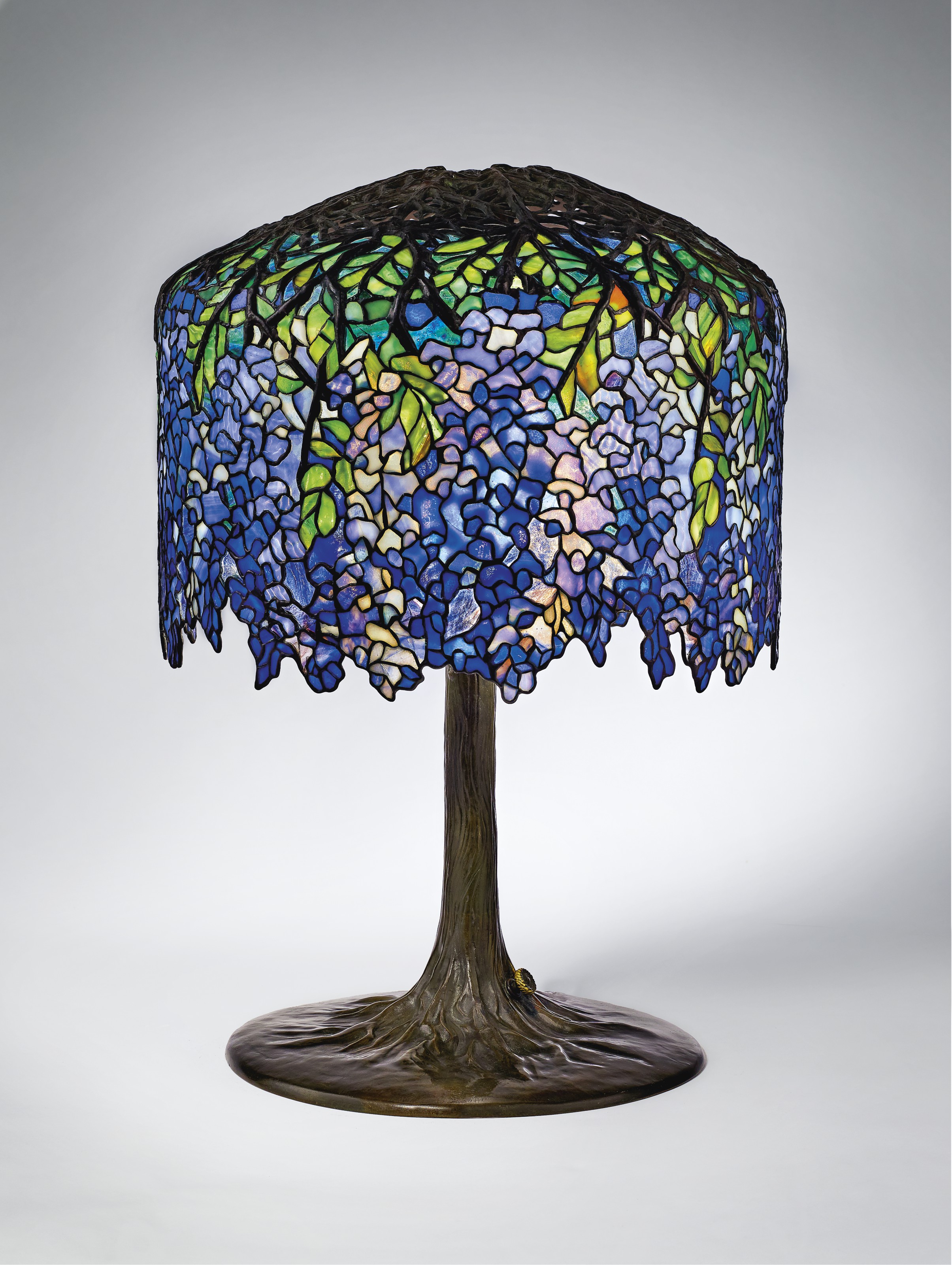 TIFFANY STUDIOS, 'Wisteria' Table Lamp, circa 1905 | Christie's