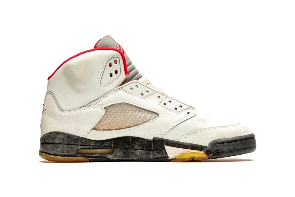 original jordan 5 fire red 1990