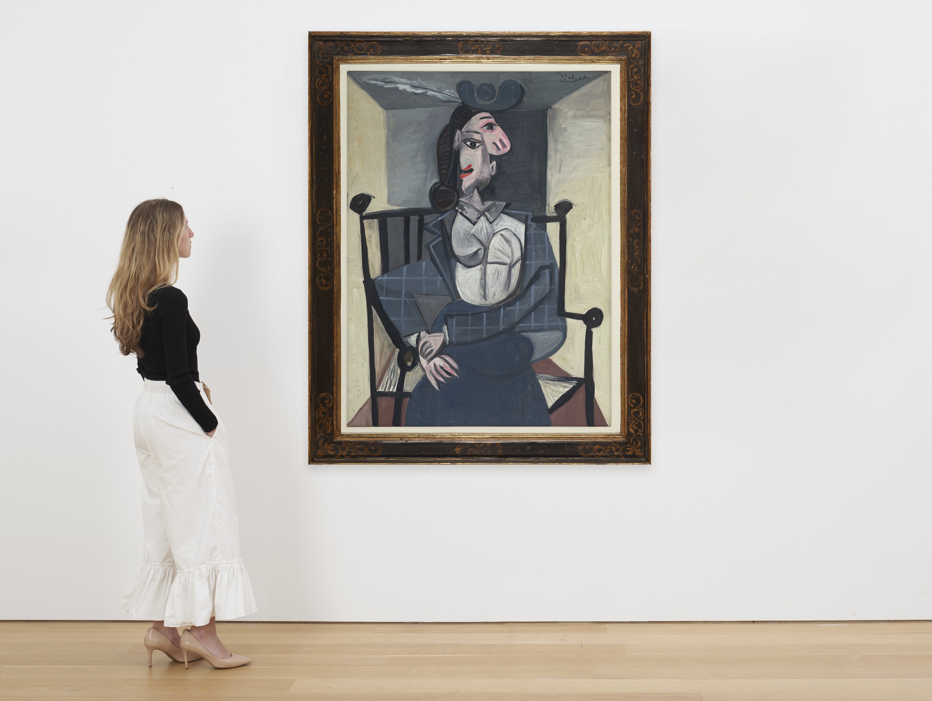 Pablo Picasso (1881-1973), Femme dans un fauteuil | Christie's