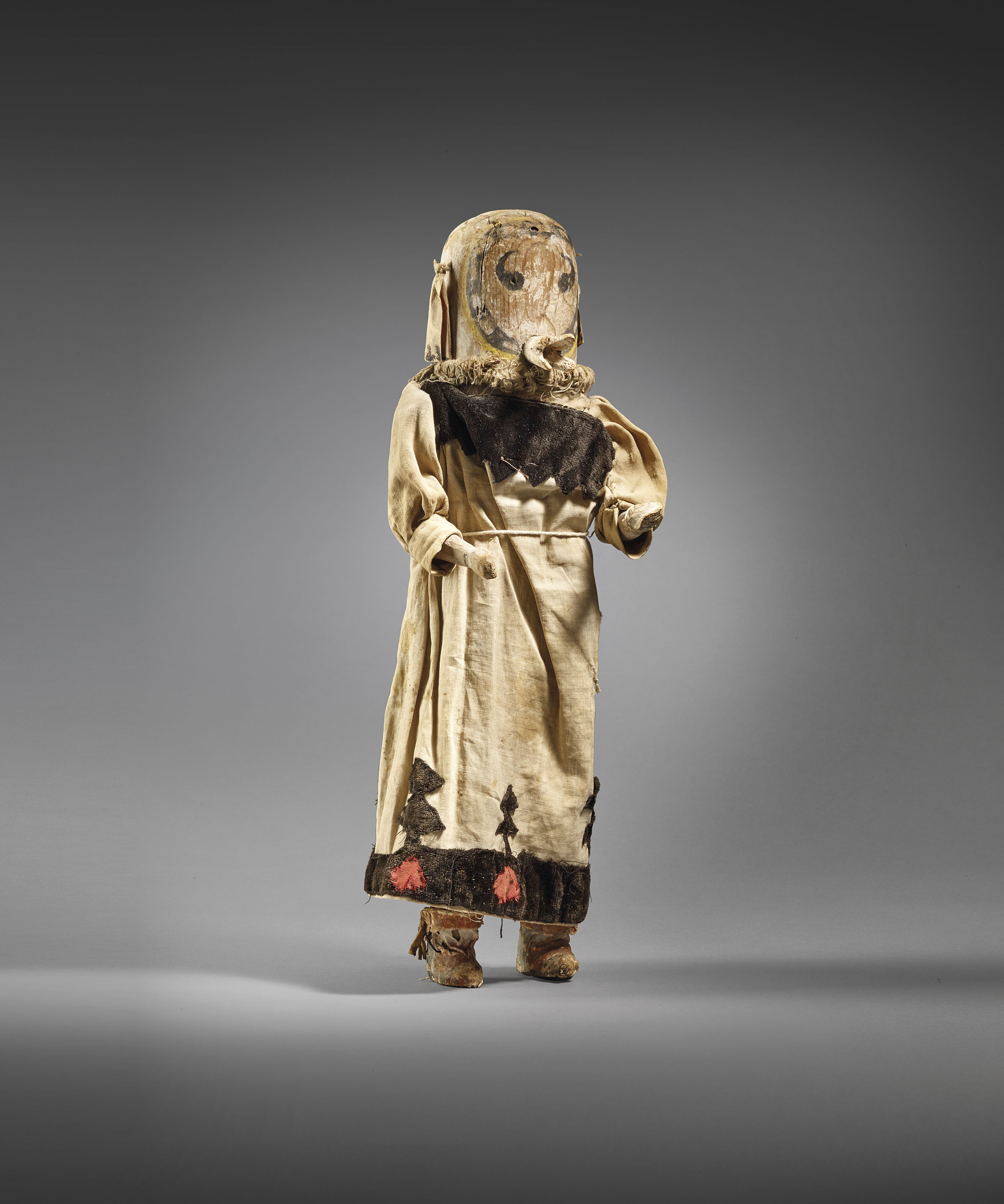 POUPÉE ZUÑI, KACHINA, KIANAKWE A ZUNI DOLL , ZUNI PUEBLO, NOUVEAU