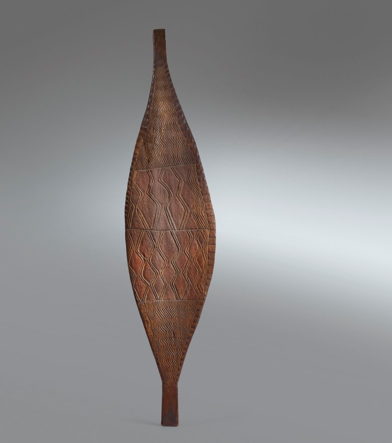 Bouclier shield, Murray River, Australia. Height 48 in (122  cm). Estimate €35,000-50,000. Offered in African, Oceanic and North American Art on 29 June 2020 at Christie’s in Paris