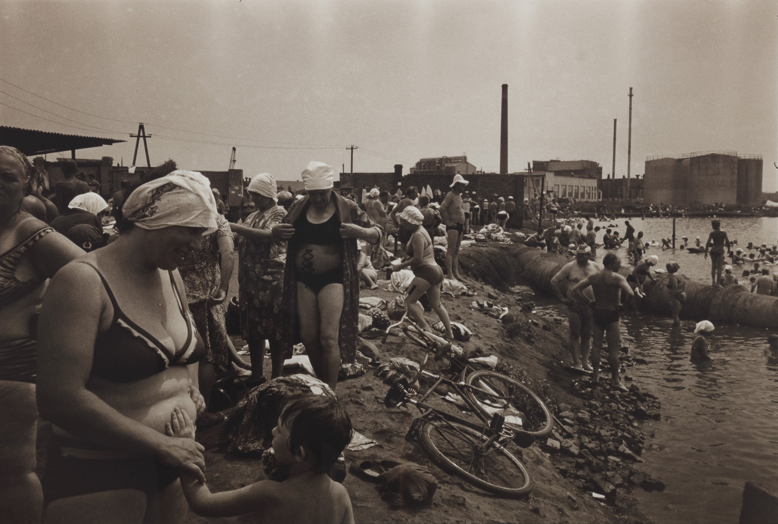 Boris Mikhailov (b. 1938), Salt Lake, Slavjansk, USSR, 1986