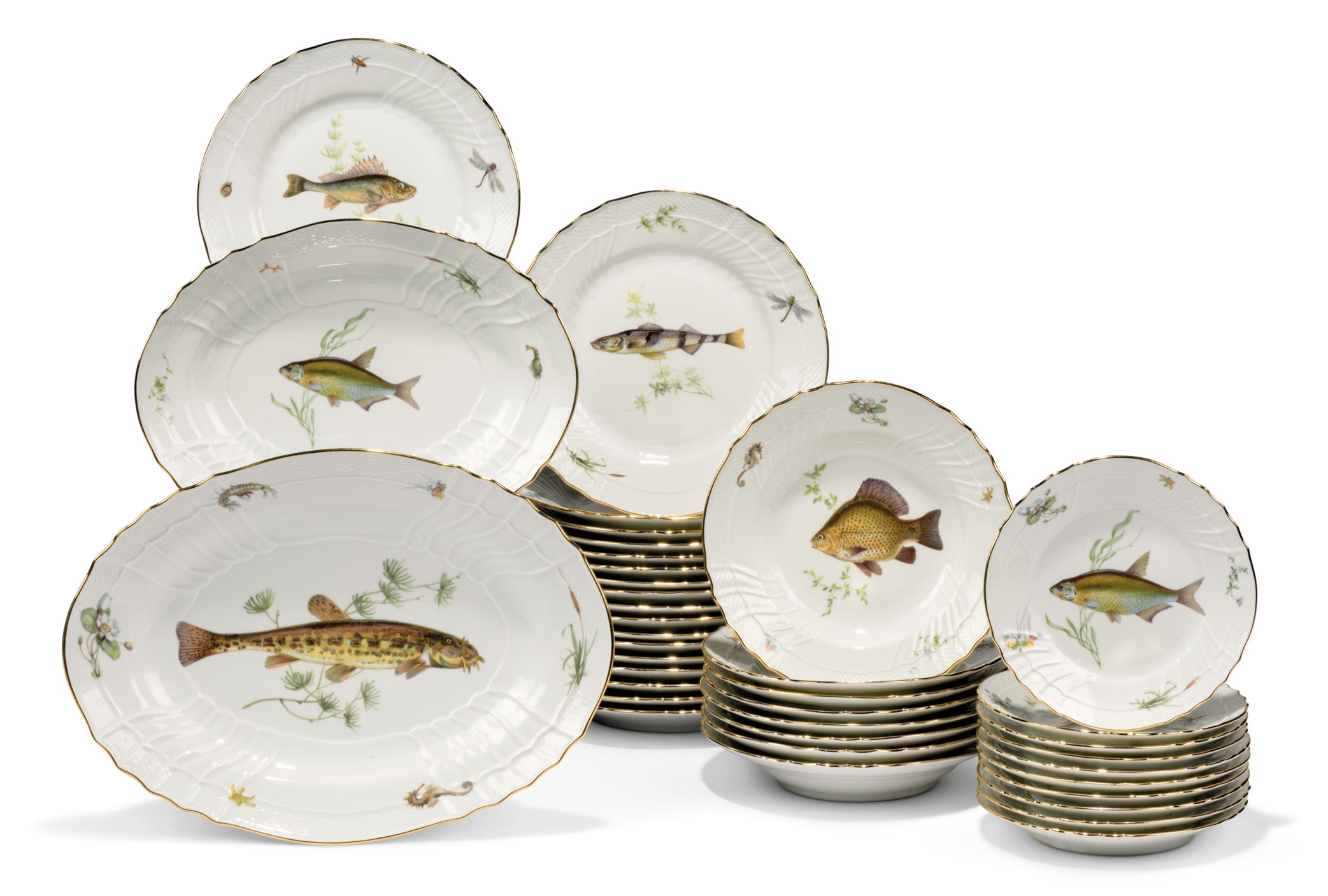 A RICHARD GINORI PORCELAIN 'FISH' PATTERN PART TABLESERVICE, 20TH