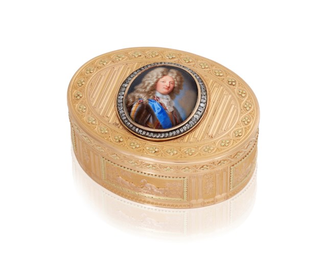 A LOUIS XV VARI-COLOUR GOLD SN