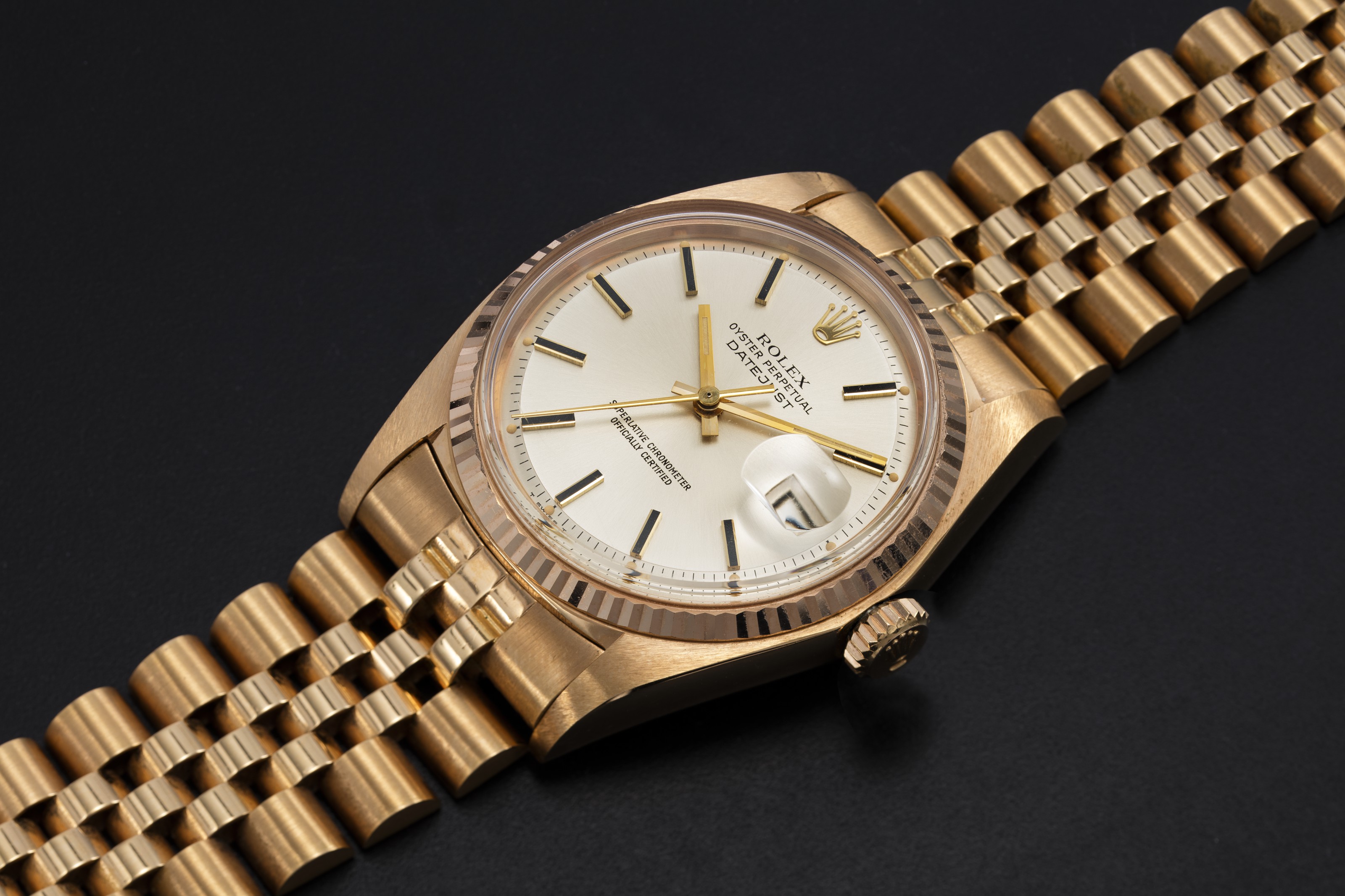 ROLEX A GOLD OYSTER PERPETUAL DATEJUST WRISTWATCH REF. 1601