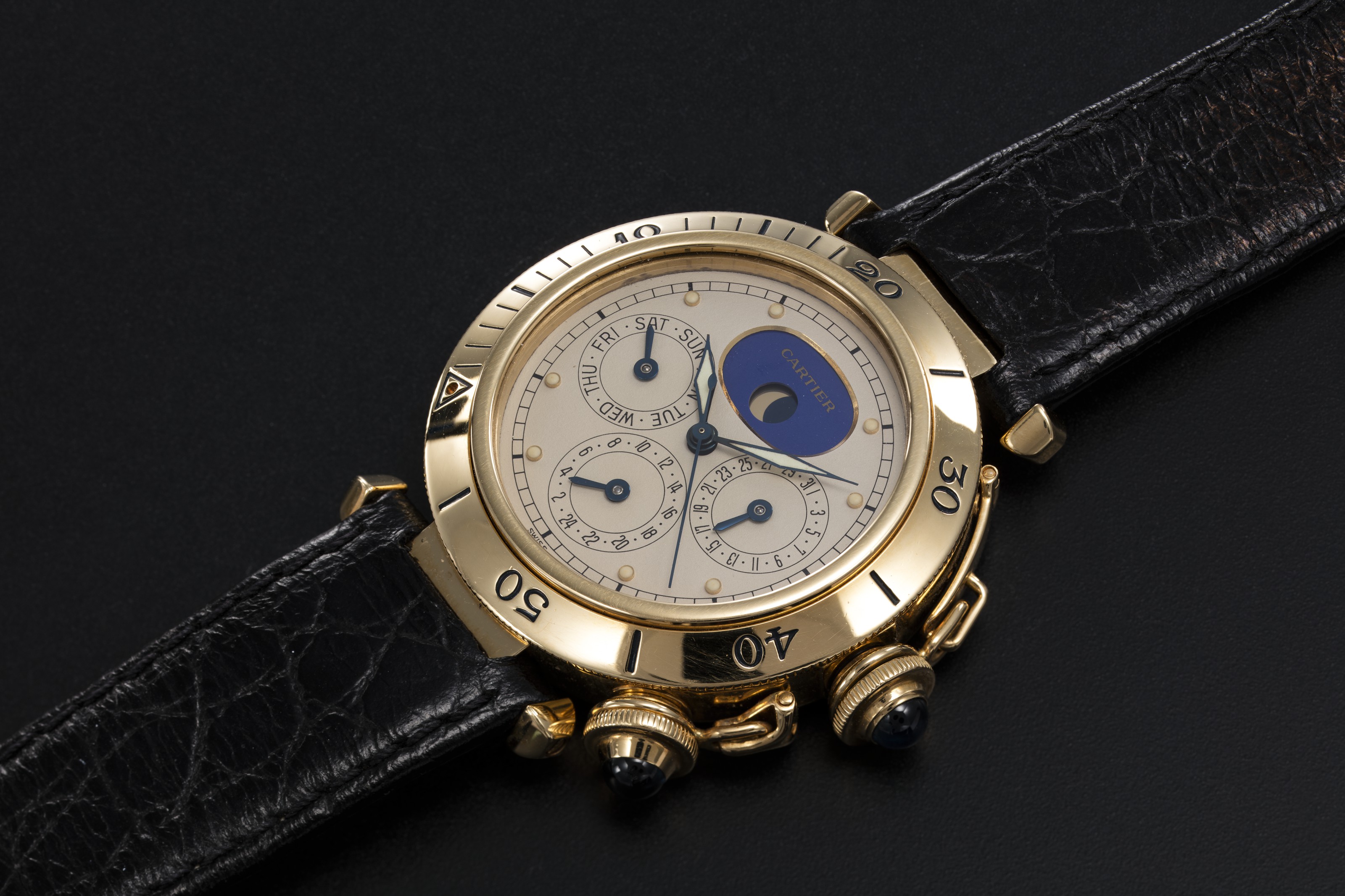 CARTIER, A GOLD PASHA DE CARTIER CALENDAR WATCH WITH MOONPHASE, REF
