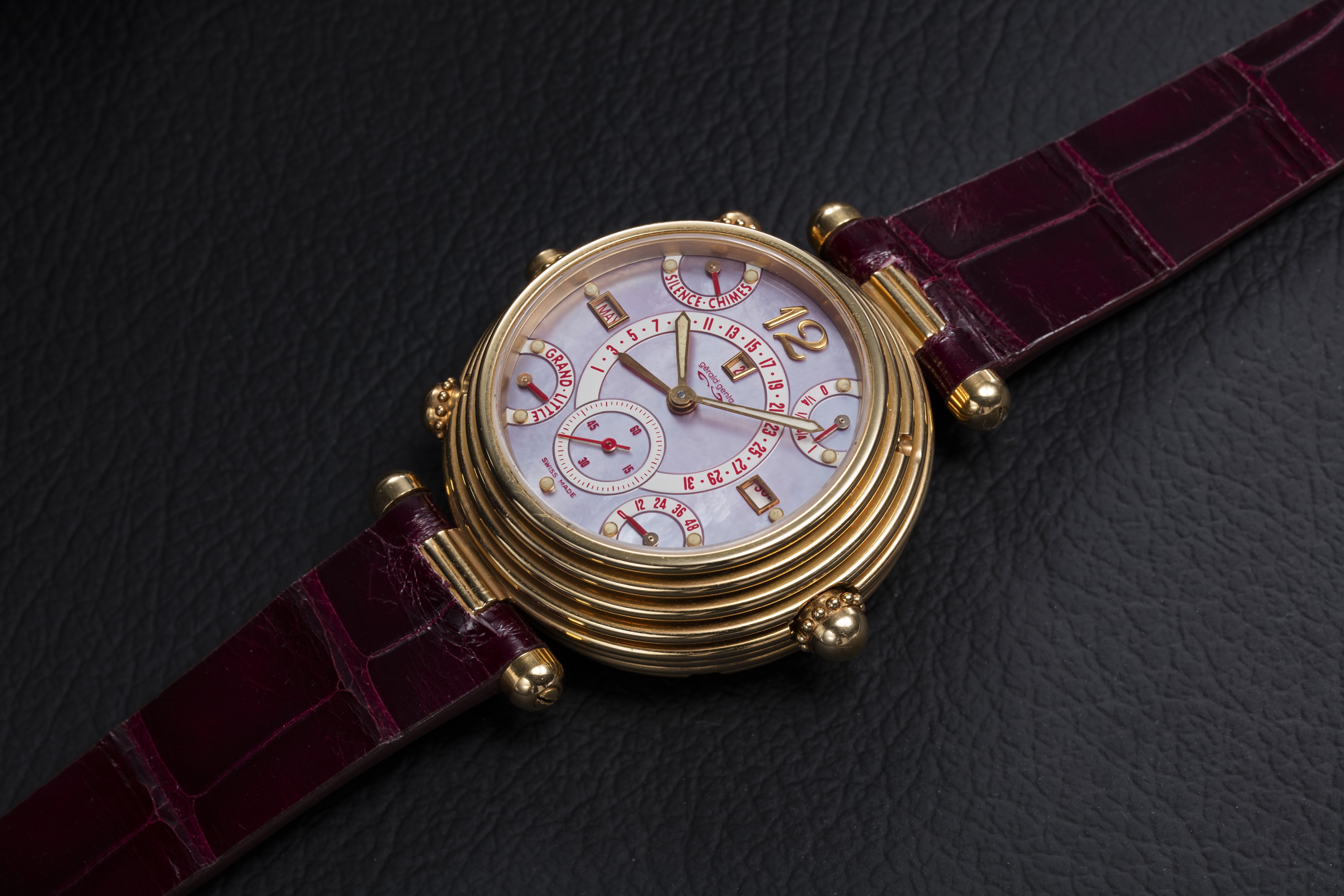 CARTIER, A GOLD PASHA DE CARTIER CALENDAR WATCH WITH MOON-PHASE