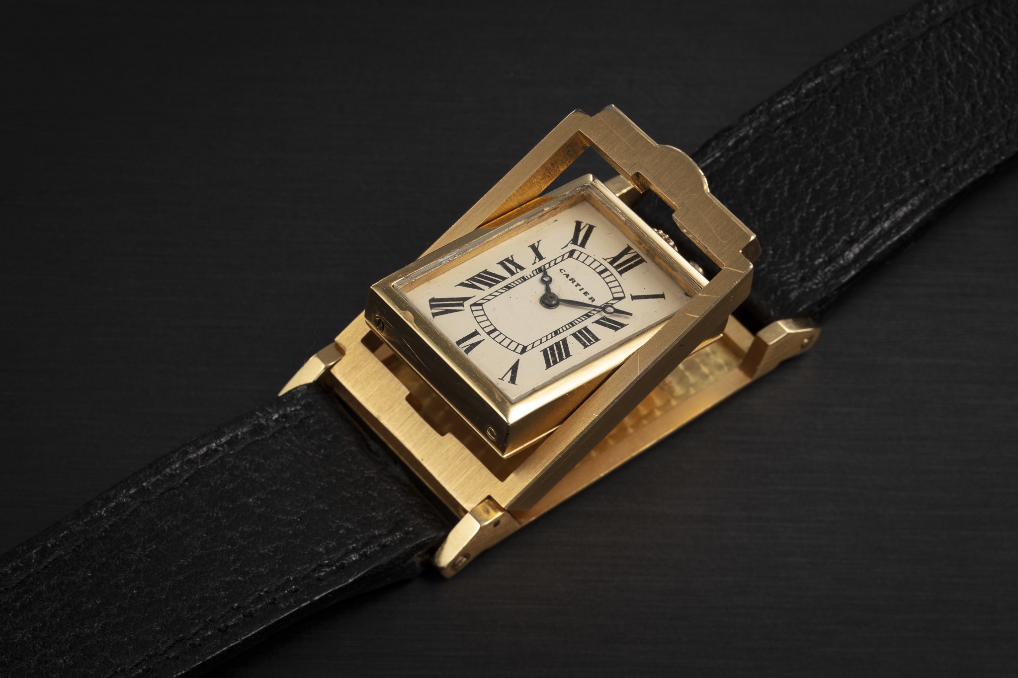 Cartier tank shop basculante gold