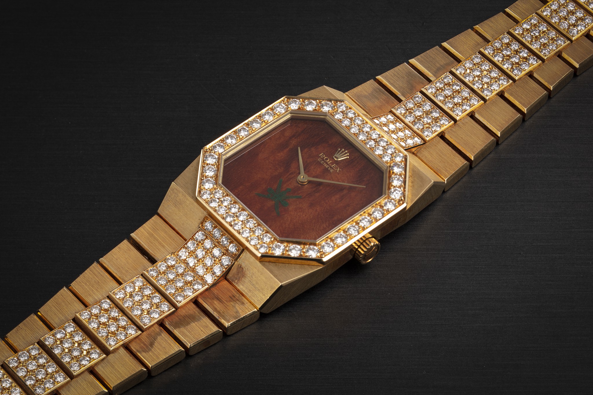 ROLEX, CELLINI REF. 4652, A RARE 18K GOLD AND DIAMOND-SET