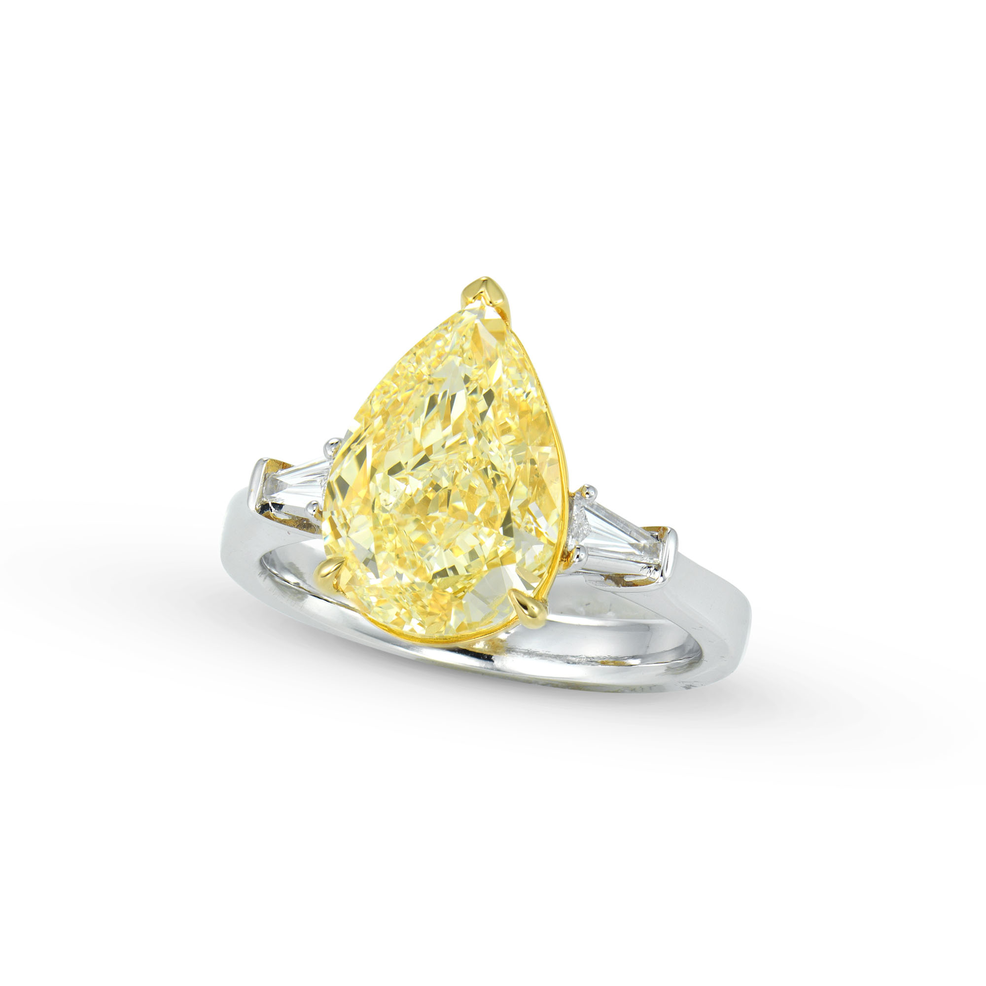 Catalog image of COLOURED DIAMOND AND DIAMOND RING WITH GIA REPORT