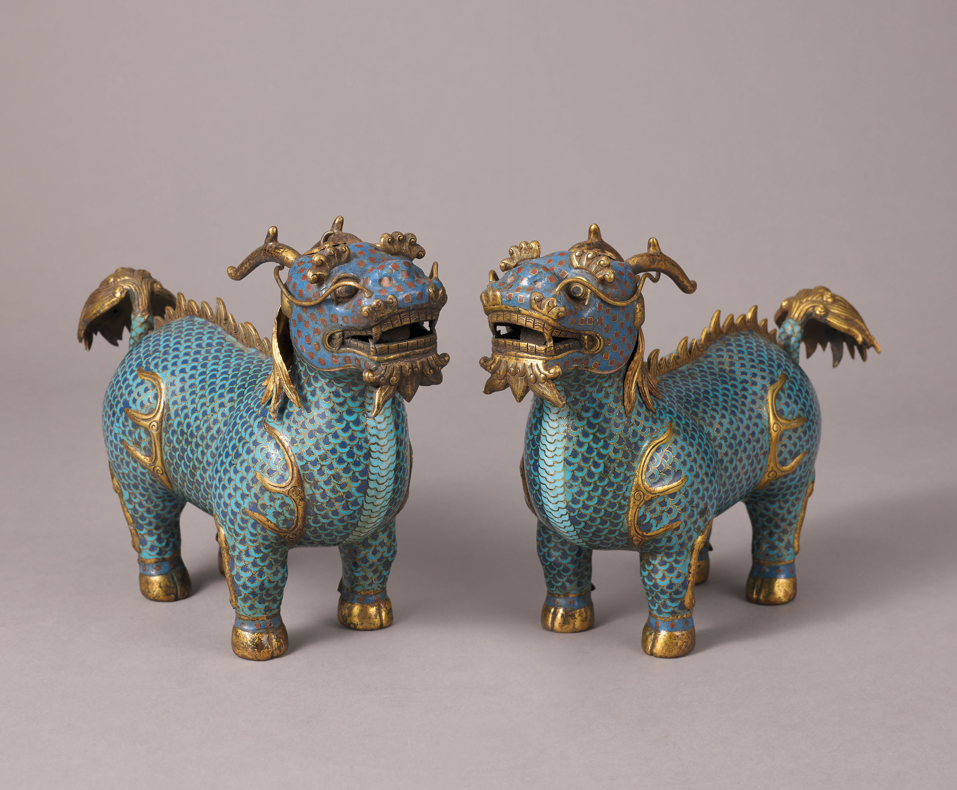 明永樂青花纏枝蓮紋玉壺春瓶, YONGLE PERIOD (1403-1425