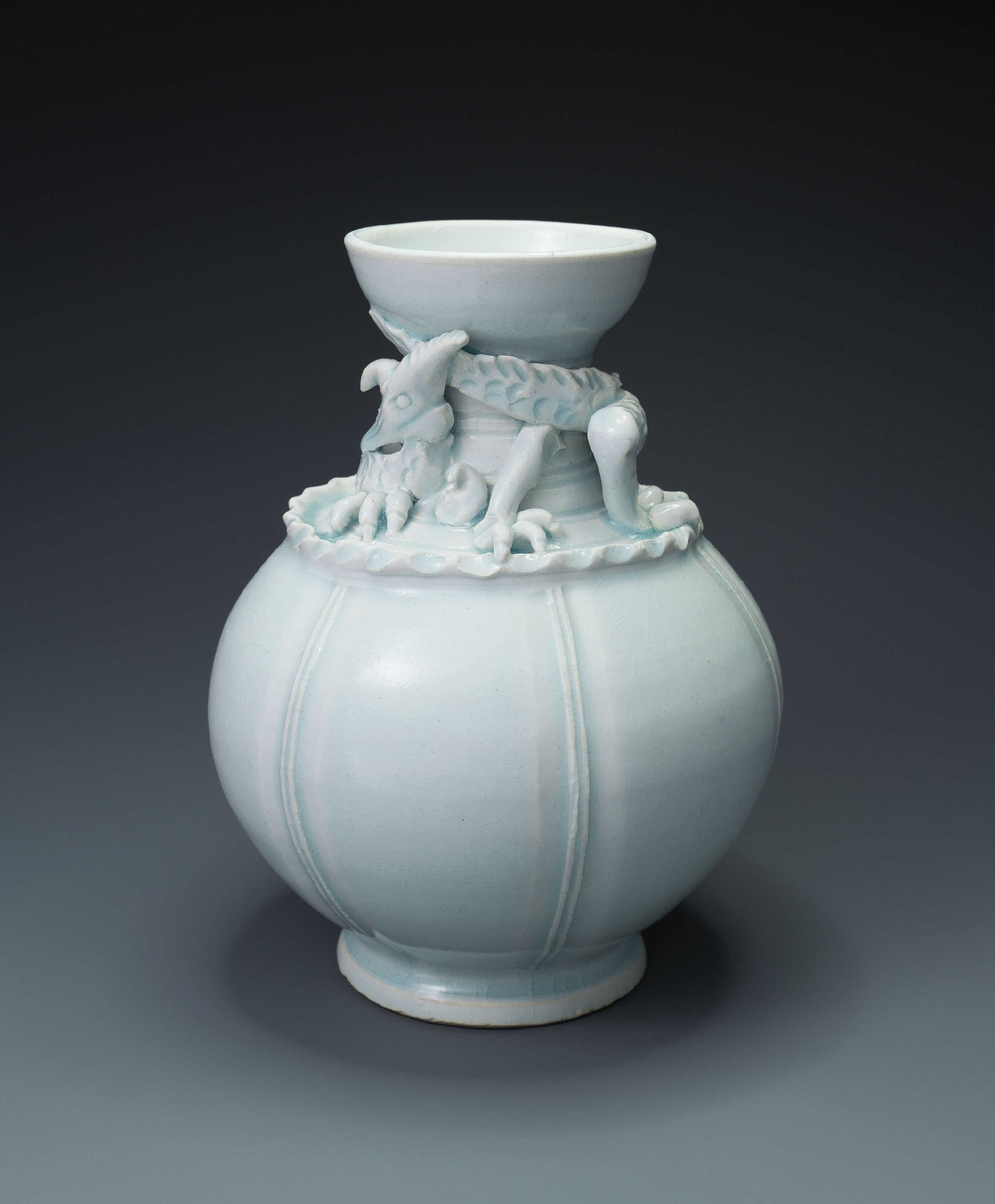 南宋青白瓷瓜稜形盤龍瓶, SOUTHERN SONG DYNASTY (1127- 1279