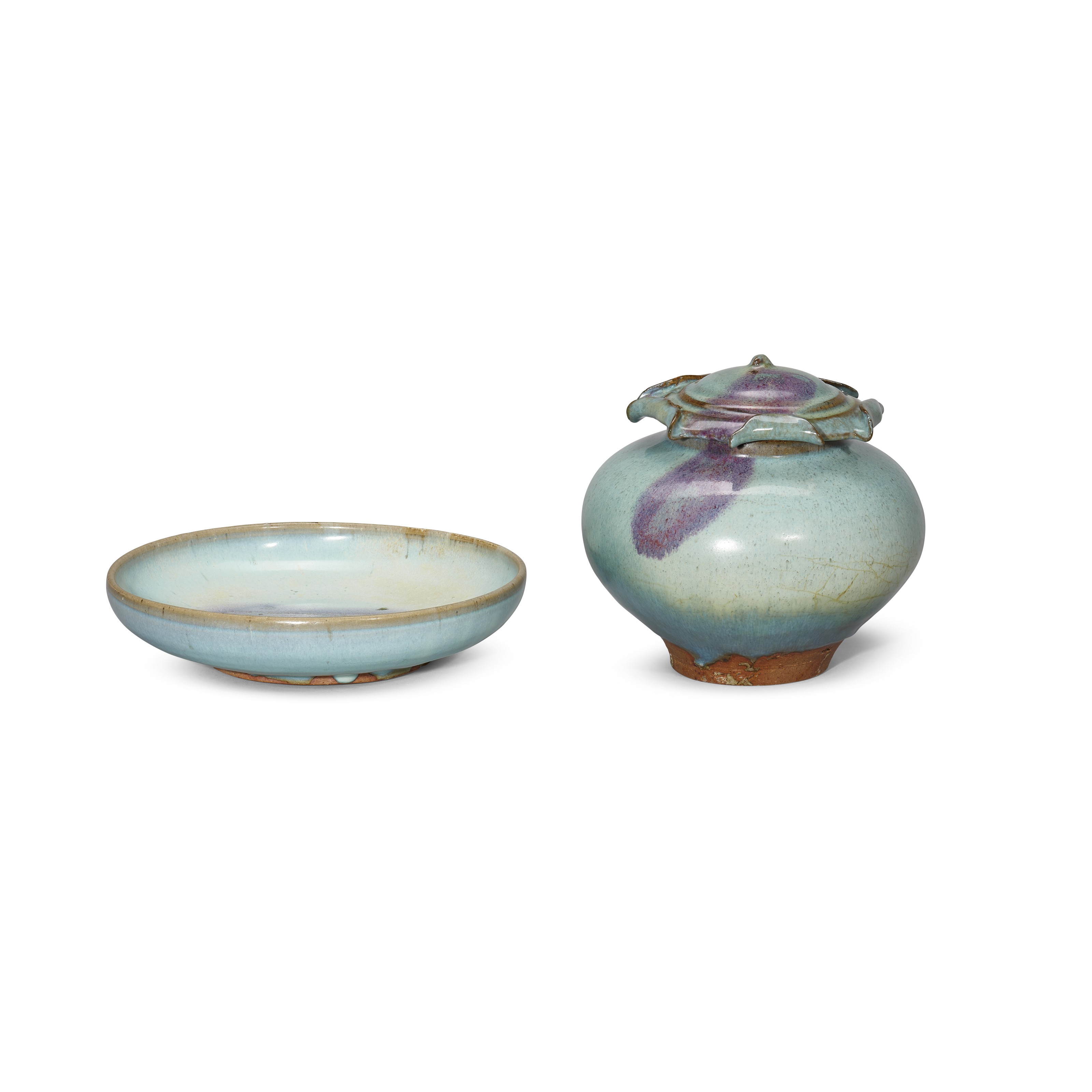 二十世纪钧窑天青釉紫斑盘两件、钧窑天青釉盘及钧窑天青釉紫斑盖罐共四