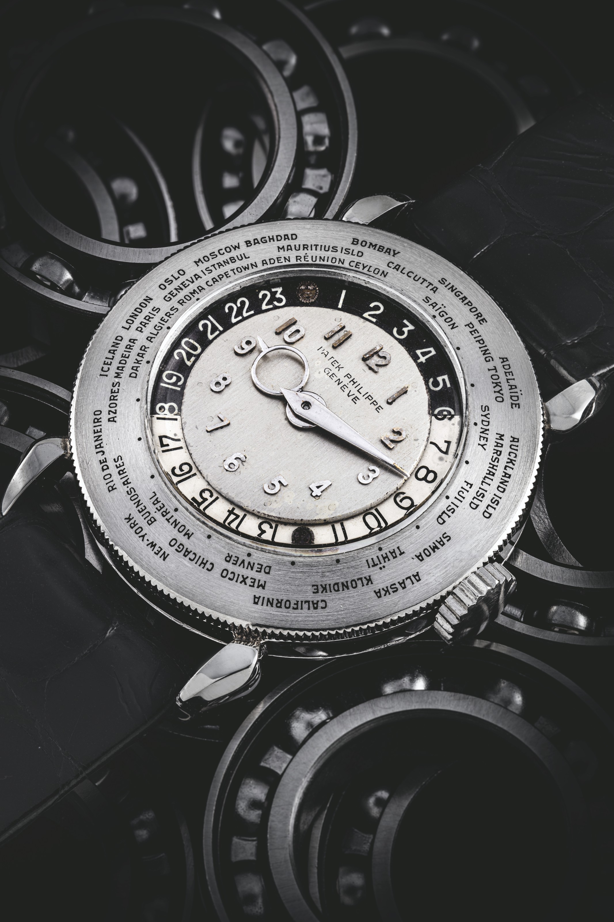 Patek philippe platinum new arrivals world time