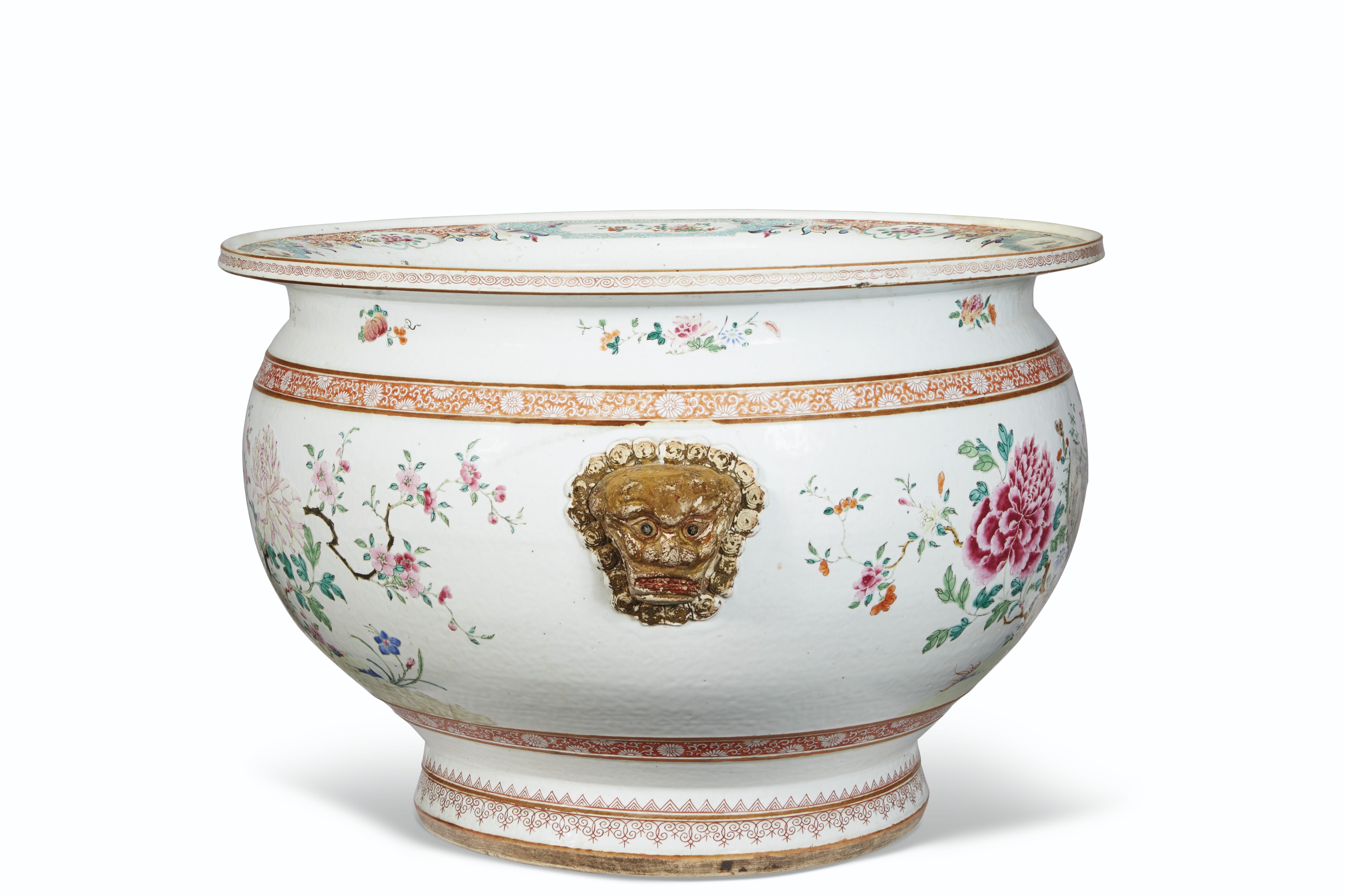 A LARGE CHINESE EXPORT FAMILLE ROSE PORCELAIN FISHBOWL, QING