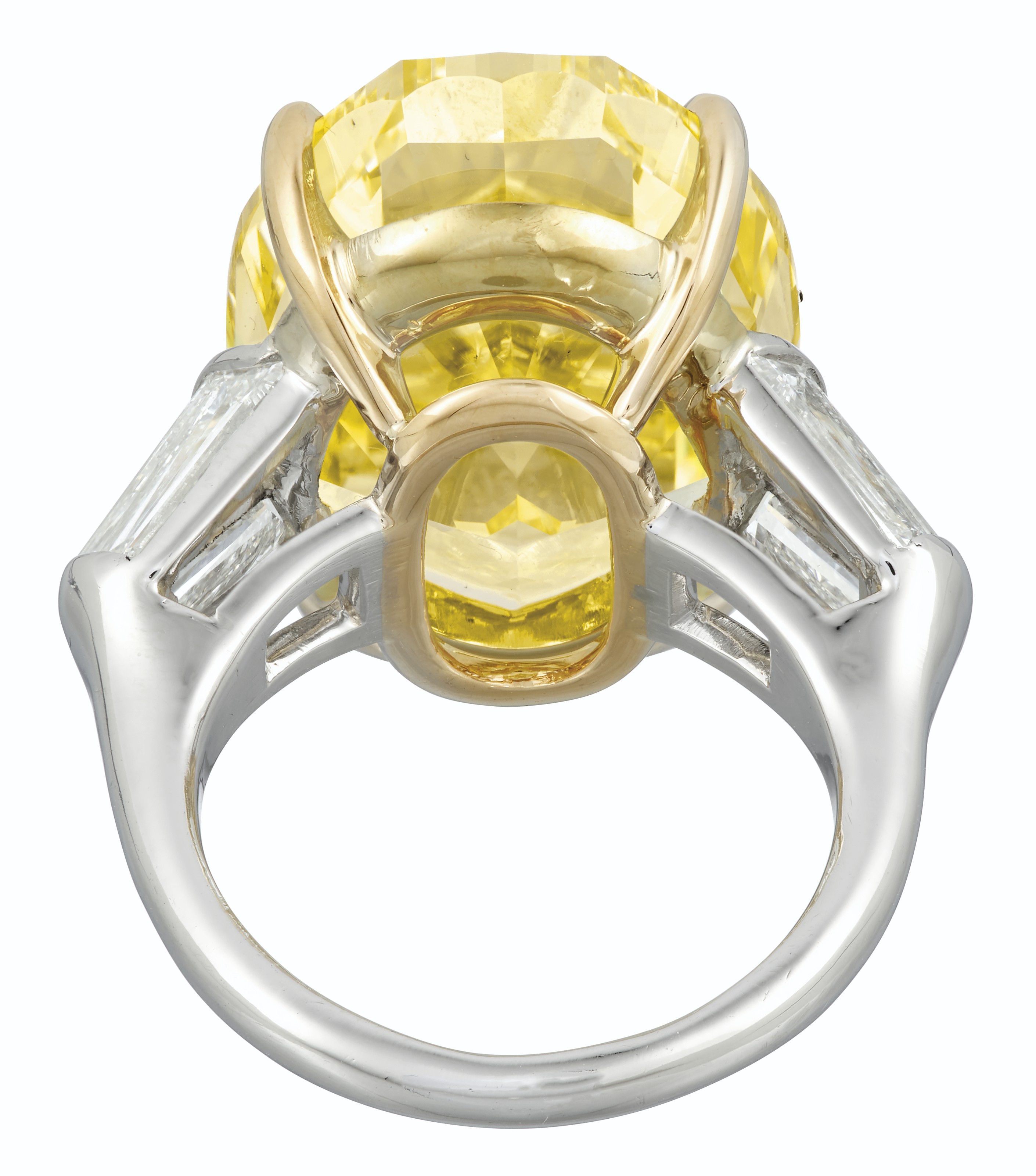 AN IMPORTANT COLORED DIAMOND RING