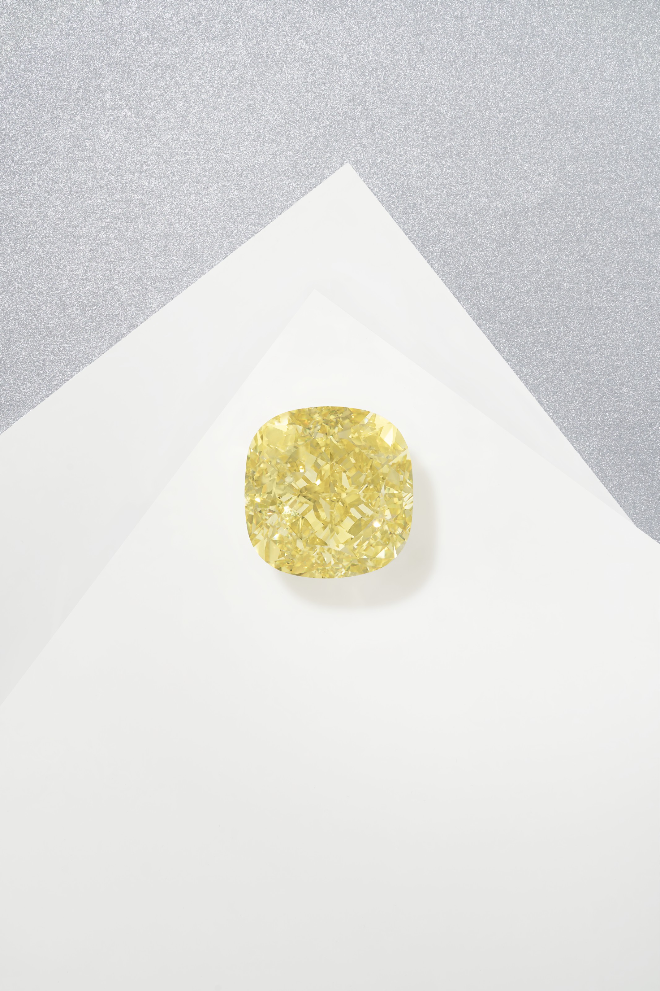 ブランド公式通販サイト SENSATIONAL SUNA DANCING THE UNMOUNTED DIAMOND COLORED タイムセール