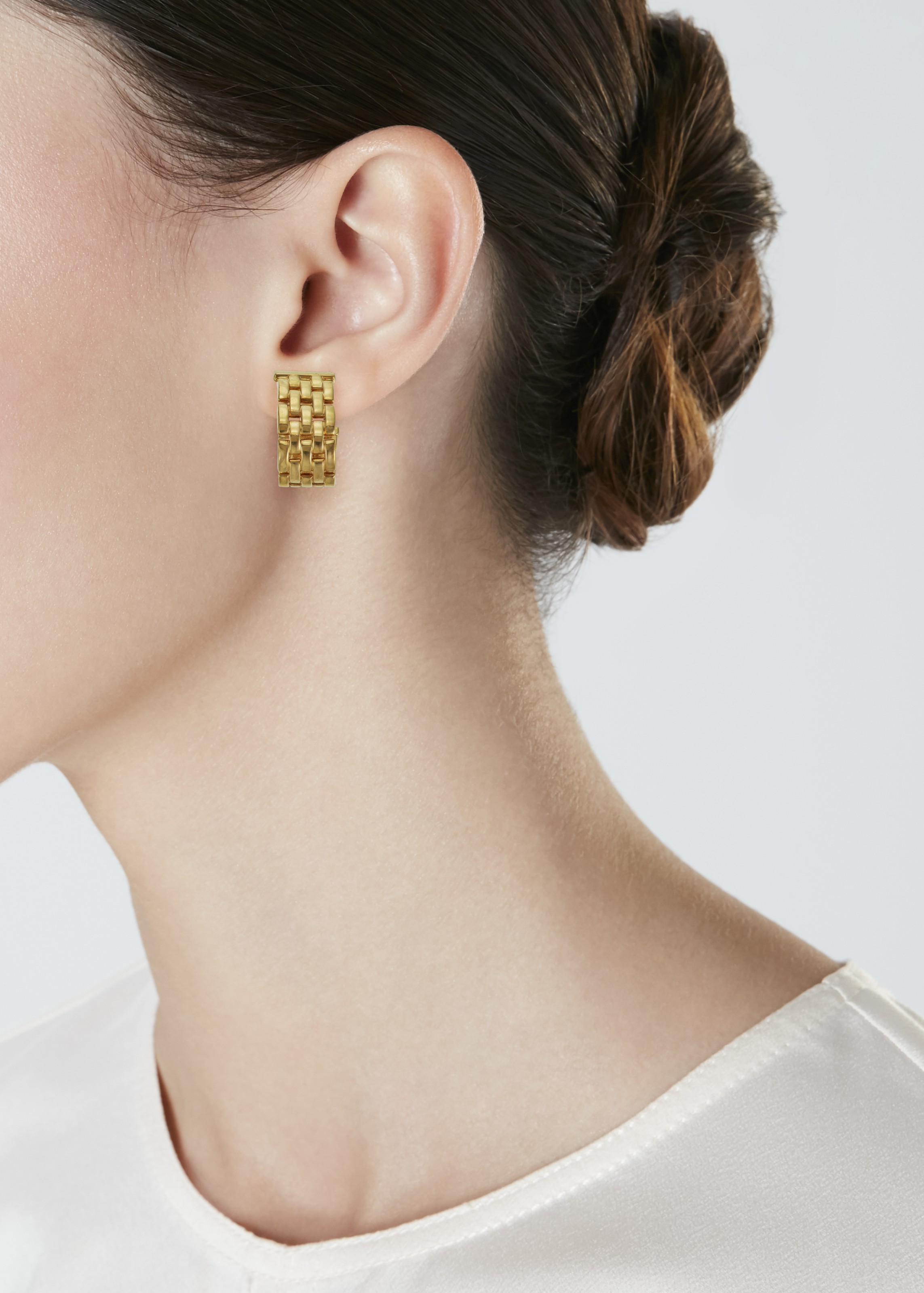 CARTIER GOLD MAILLON PANTH RE EARRINGS Christie s