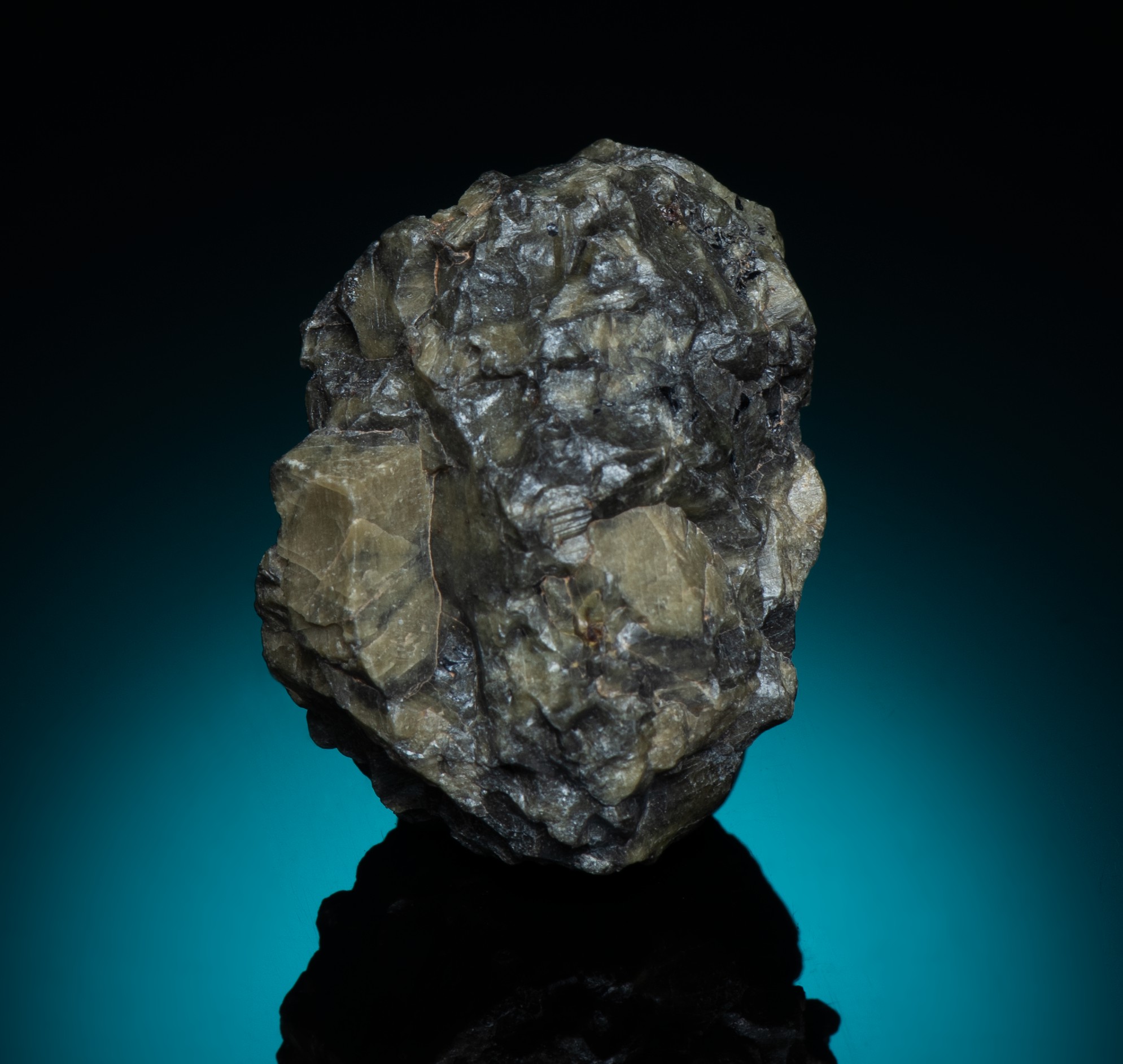 END PIECE OF MARTIAN METEORITE — INTERIOR AND EXTERIOR OF NWA