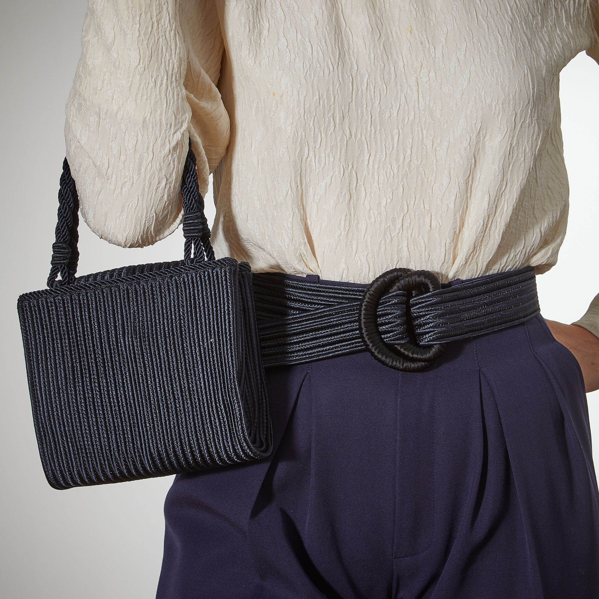 Sac ceinture yves saint laurent 2025