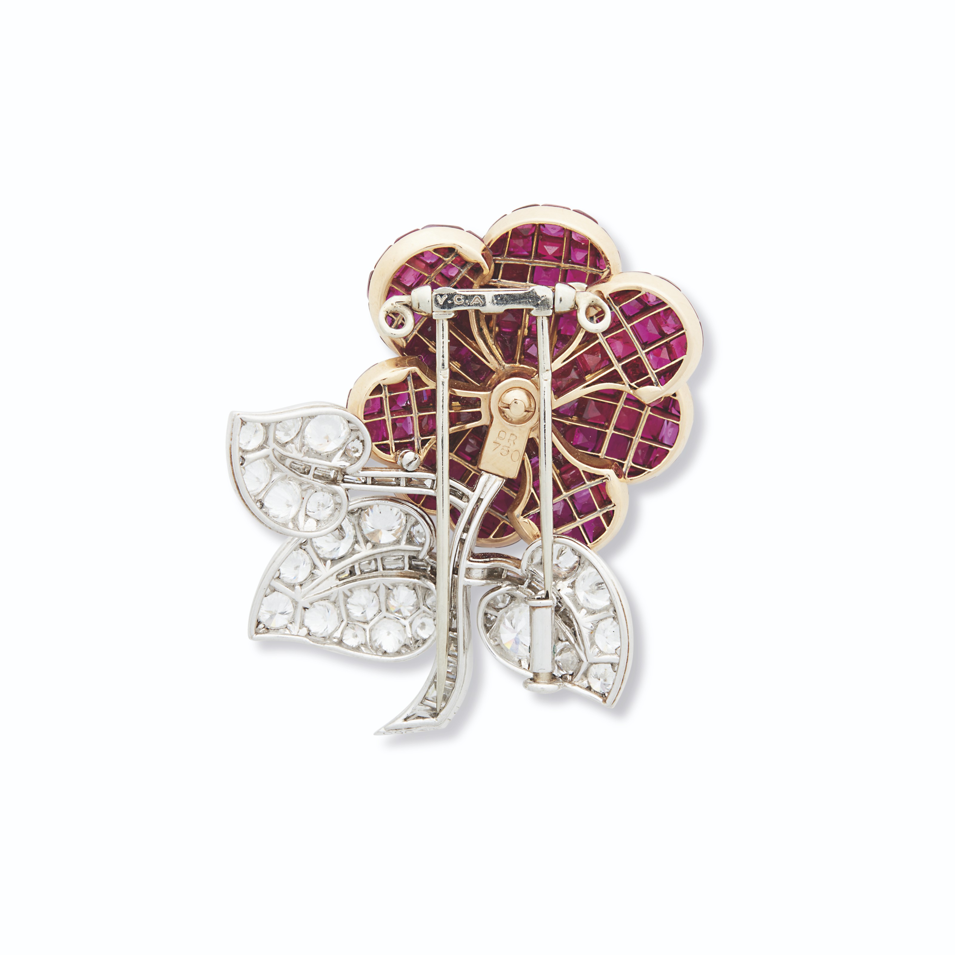 VAN CLEEF ARPELS BROCHE EN SERTI MYSTÉRIEUX 'PAVOT' RUBIS ET