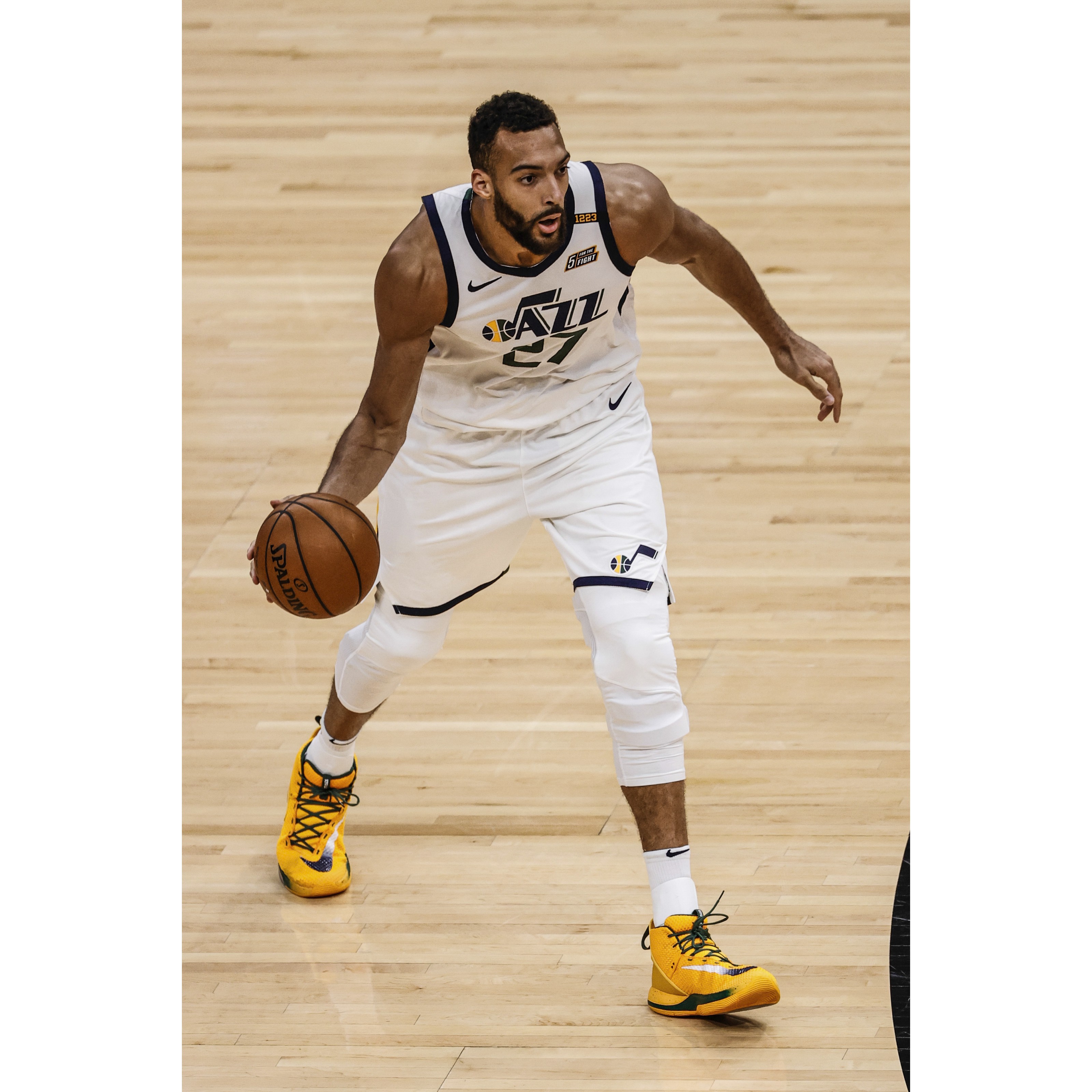 MAILLOT ET BASKETS NIKE DE RUDY GOBERT AUX COULEURS DE SON CLUB : UTAH